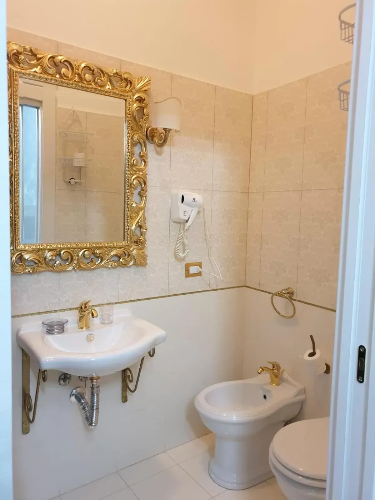 Luxury Triple Room - single occupancy in Beauty House Luxury Triple Room - single occupancy in Beauty House