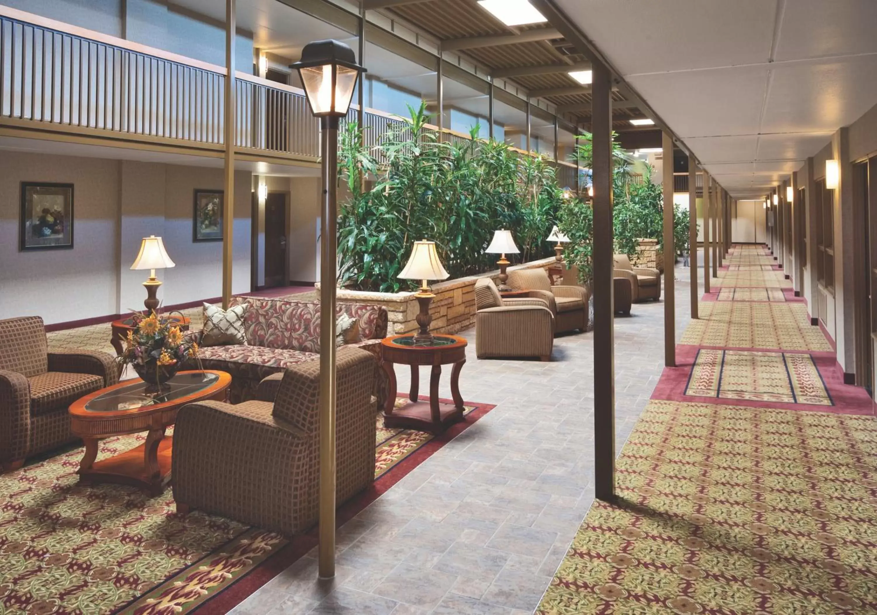 Seating area in Ramkota Hotel Watertown