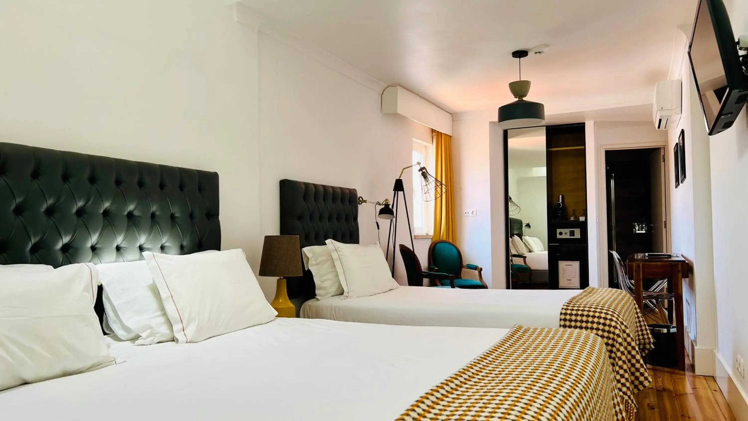 Bedroom, Bed in Quinta Colina by Shiadu