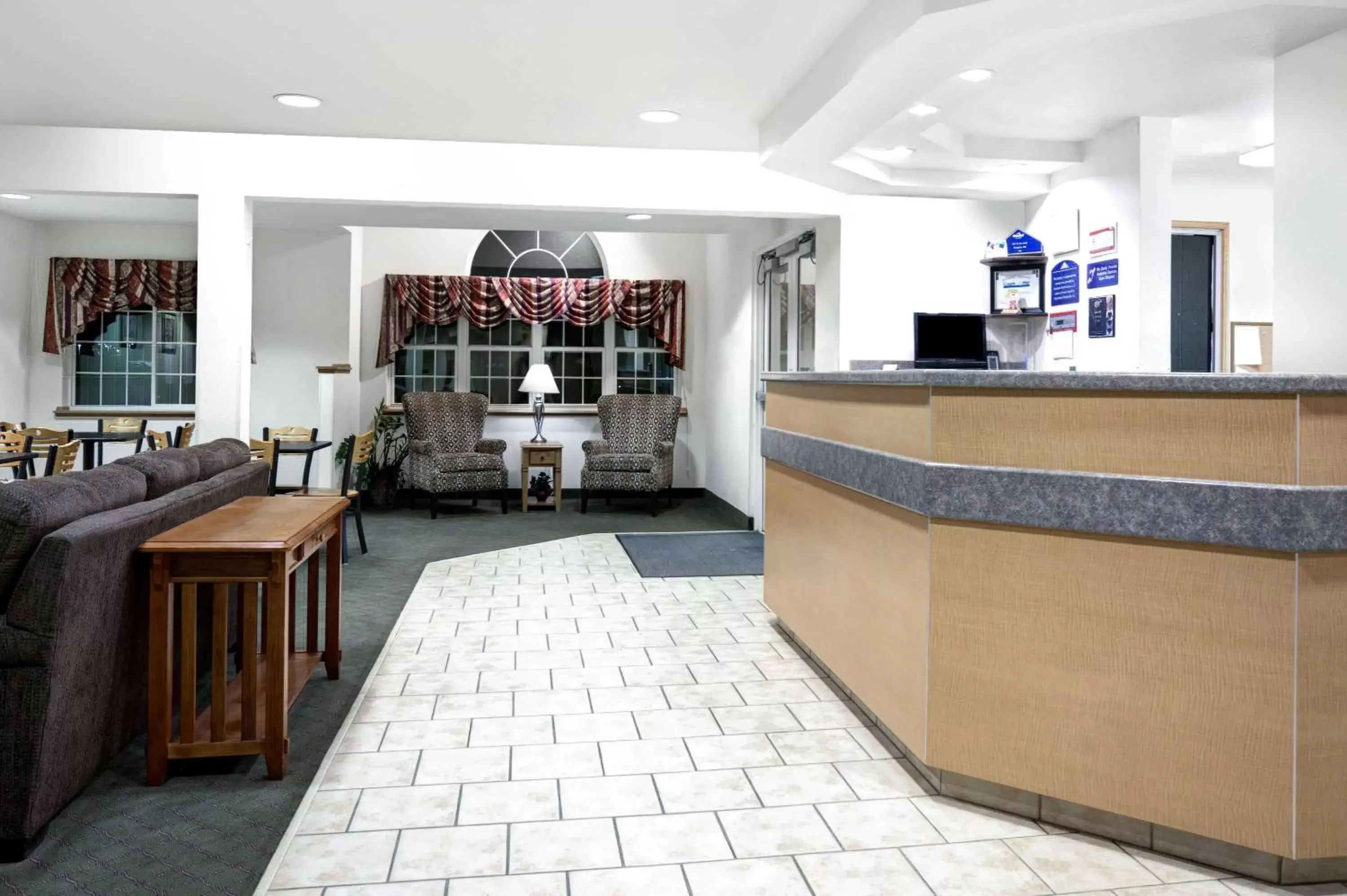 Lobby or reception, Lobby/Reception in Microtel Inn & Suites by Wyndham Mankato