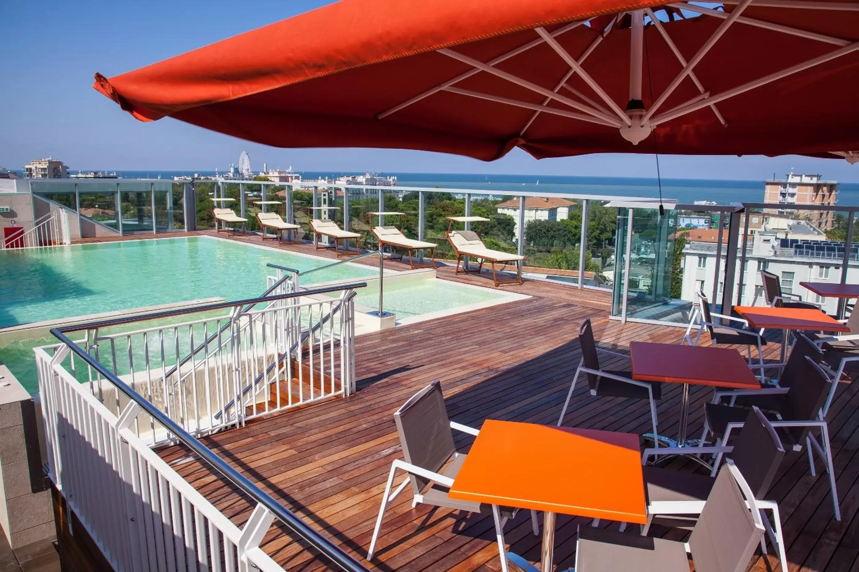 Swimming pool in Hotel Aria