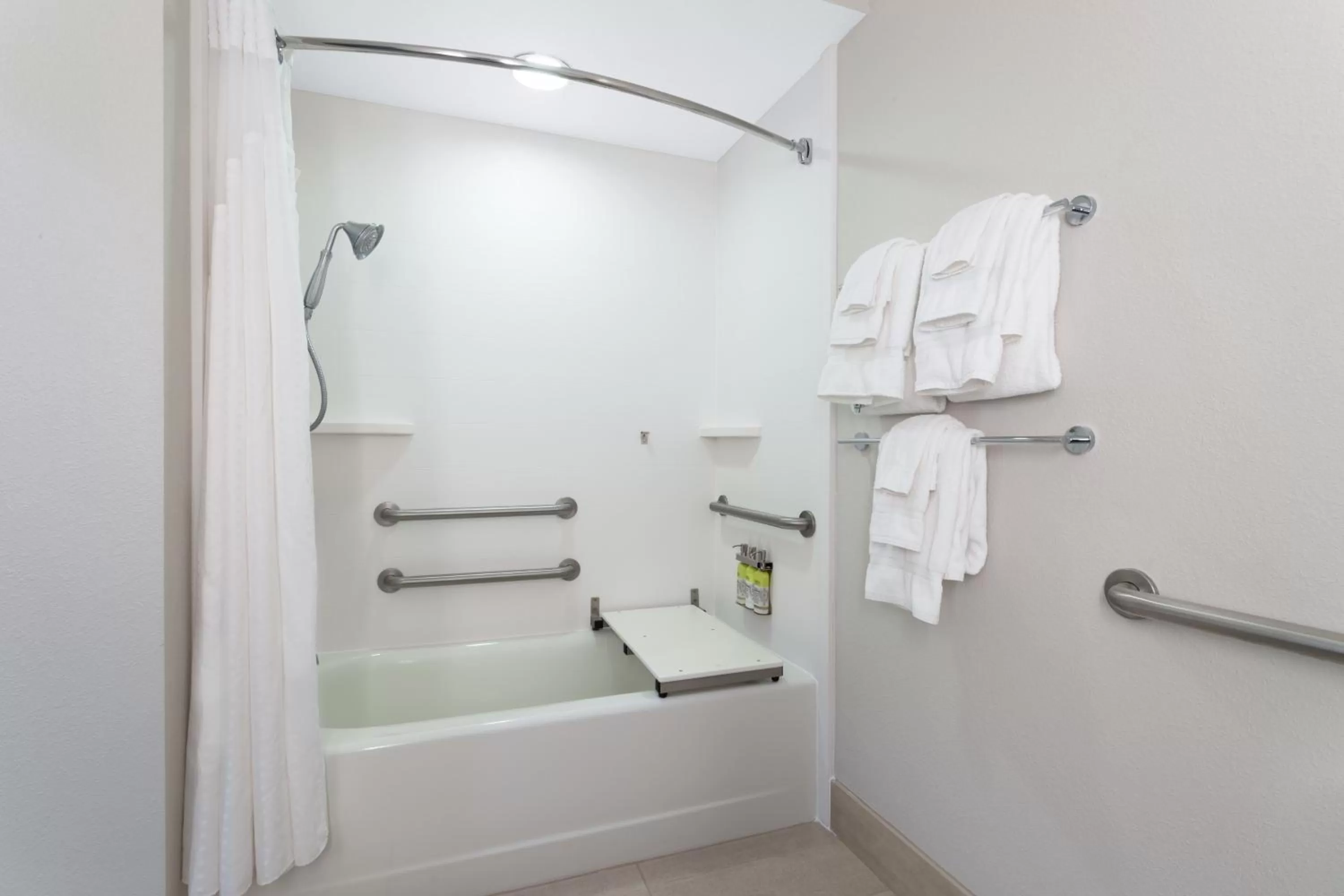 Queen Room with Two Queen Beds - Disability Access in Holiday Inn Express Crystal River, an IHG Hotel