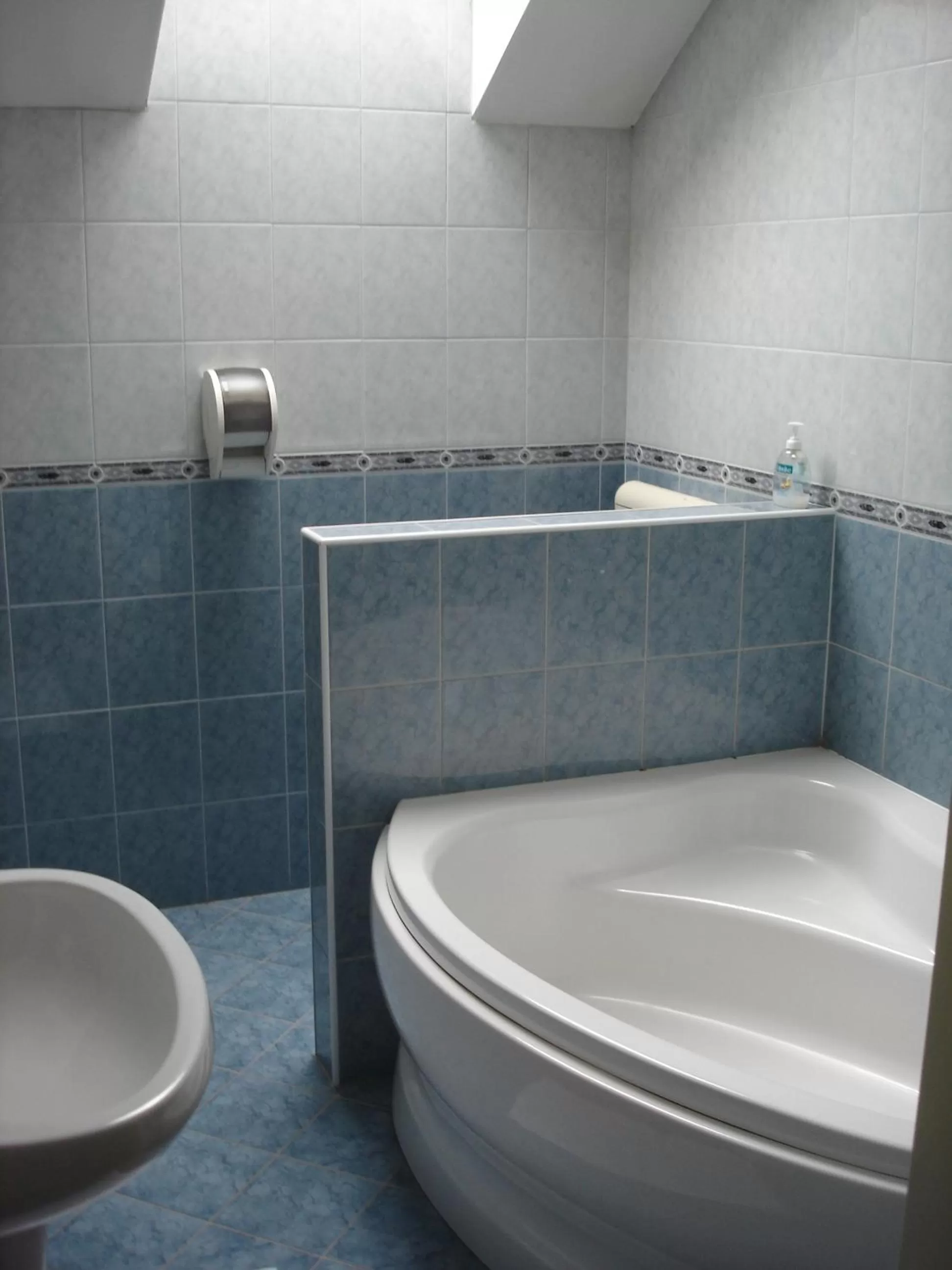 Bathroom in Tisza Alfa Hotel