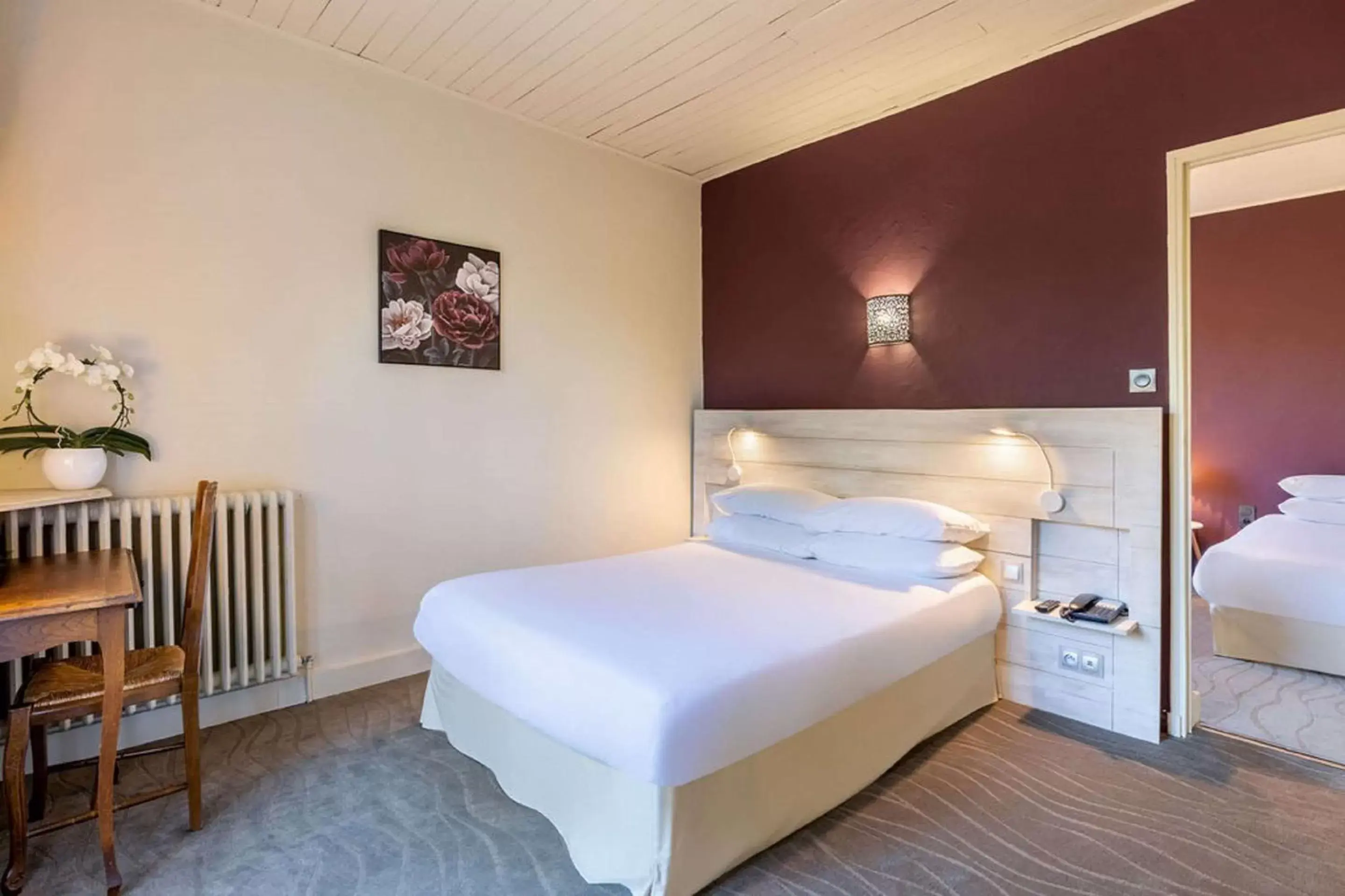 Photo of the whole room, Bed in Best Western Le Val Majour
