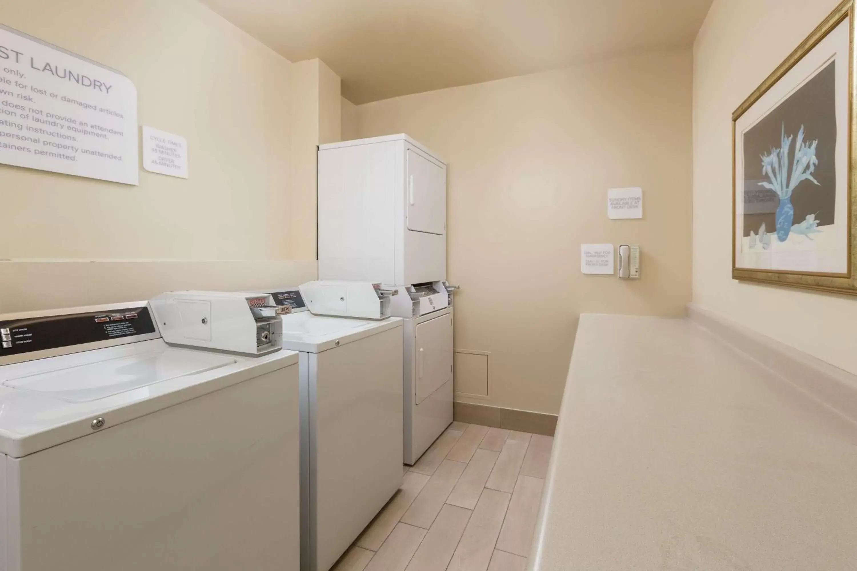 Property building, Bathroom in Hilton Garden Inn Oakland/San Leandro