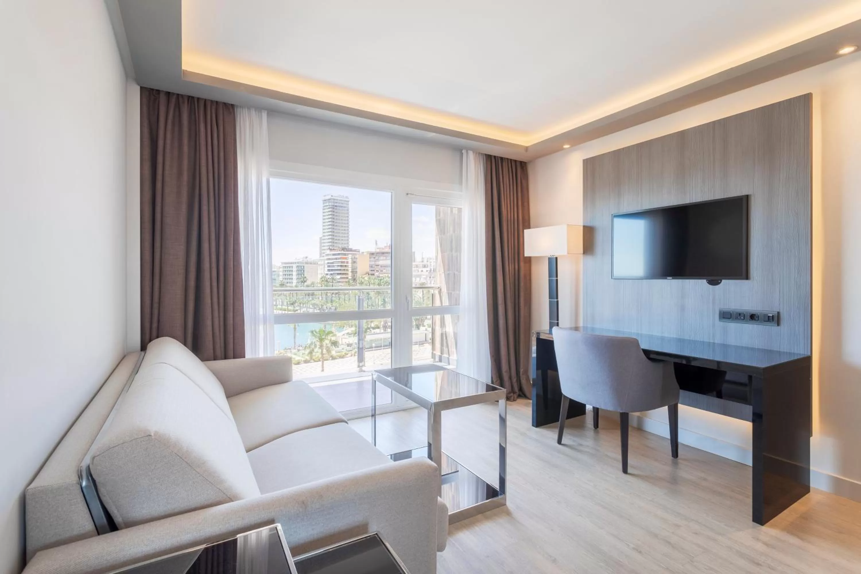 Bedroom in Melia Alicante