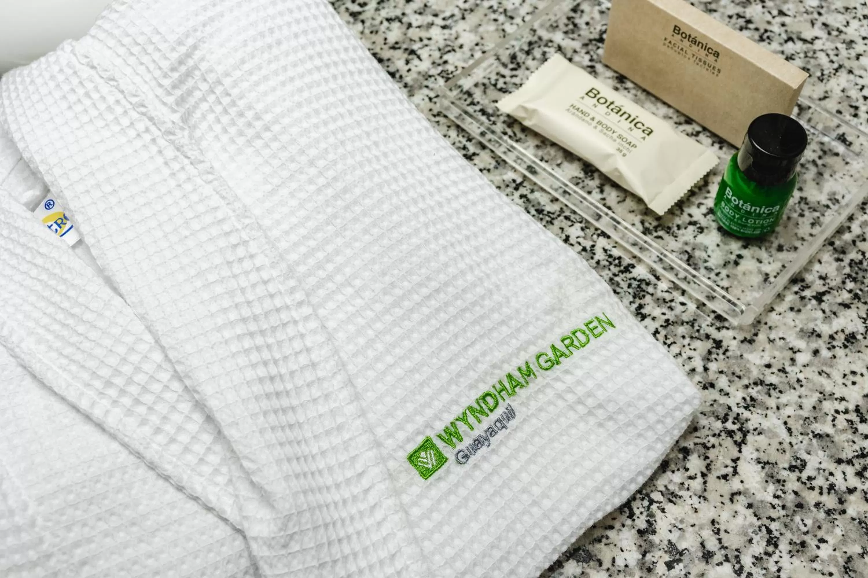 Bathroom, Bed in Wyndham Garden Guayaquil