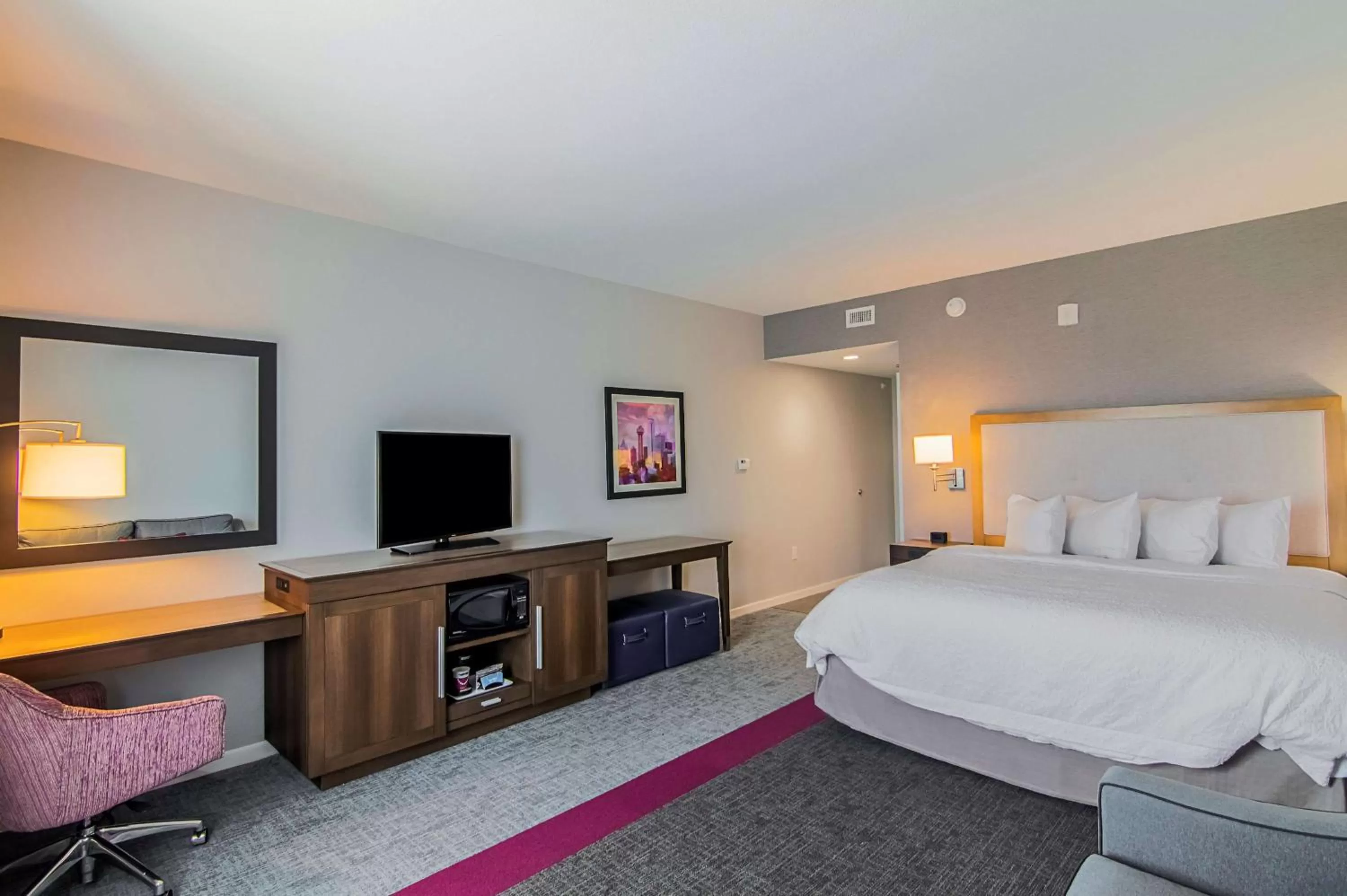 Bed in Hampton Inn & Suites-Dallas/Richardson