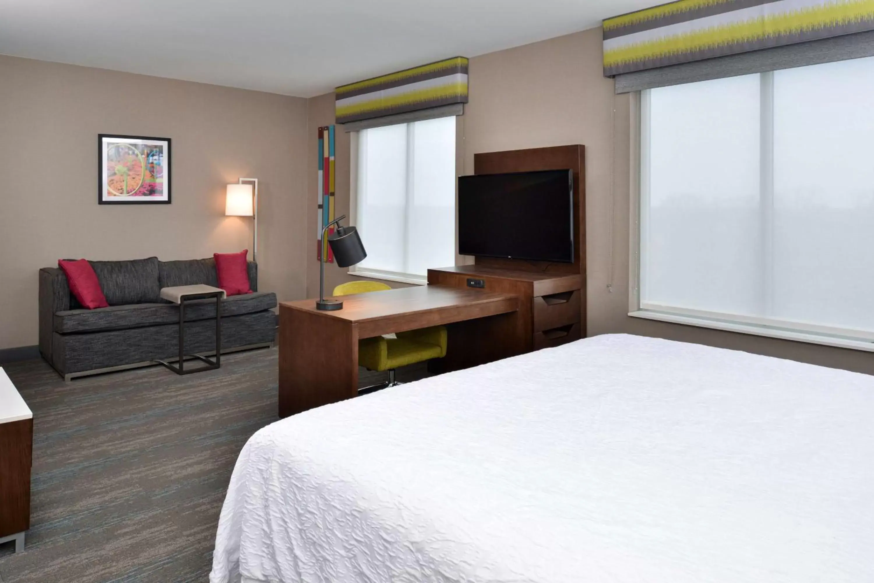 Bedroom, TV/Entertainment Center in Hampton Inn & Suites Adrian, Mi