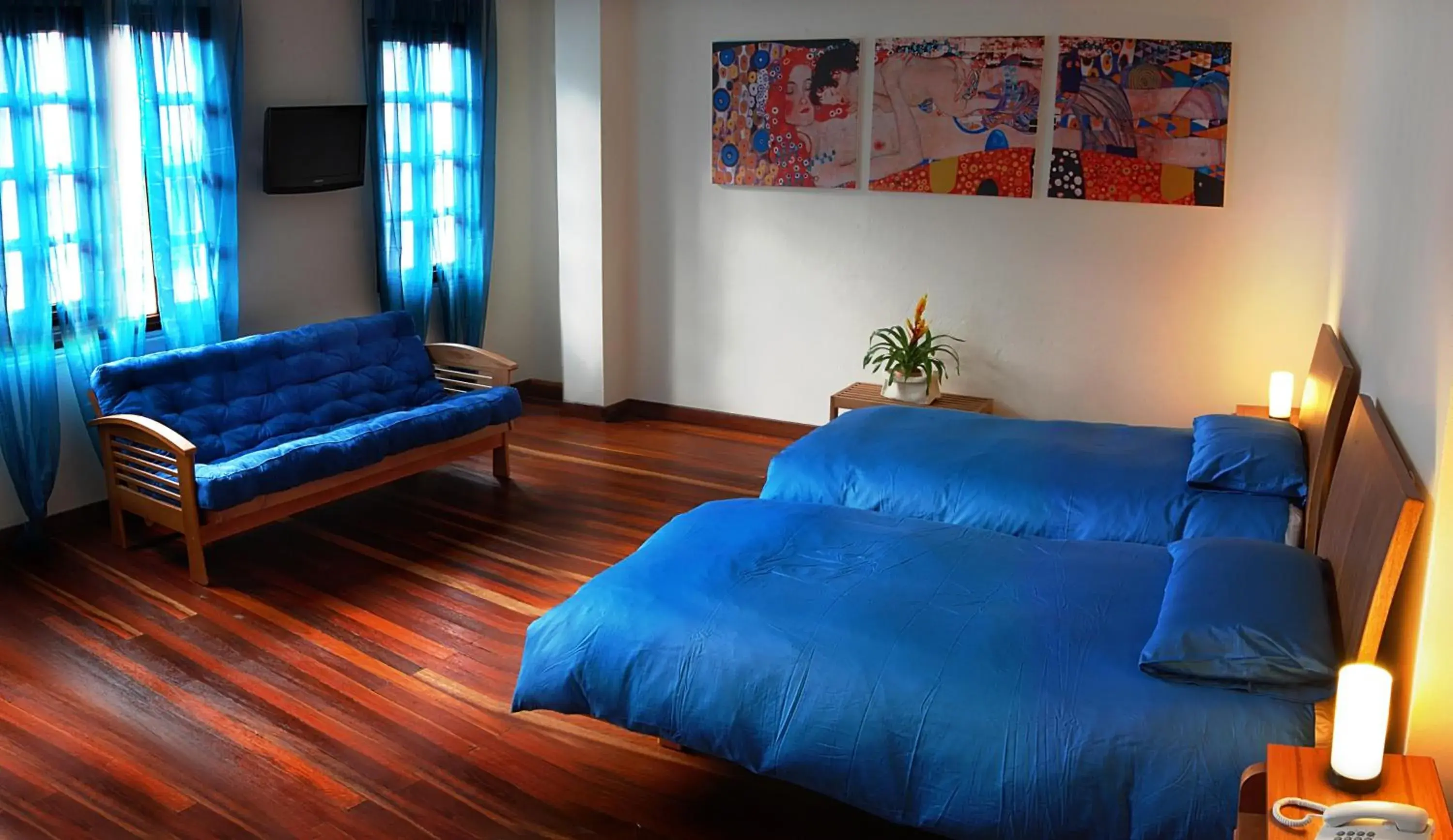 Bed, Seating Area in Hotel Casa Deco