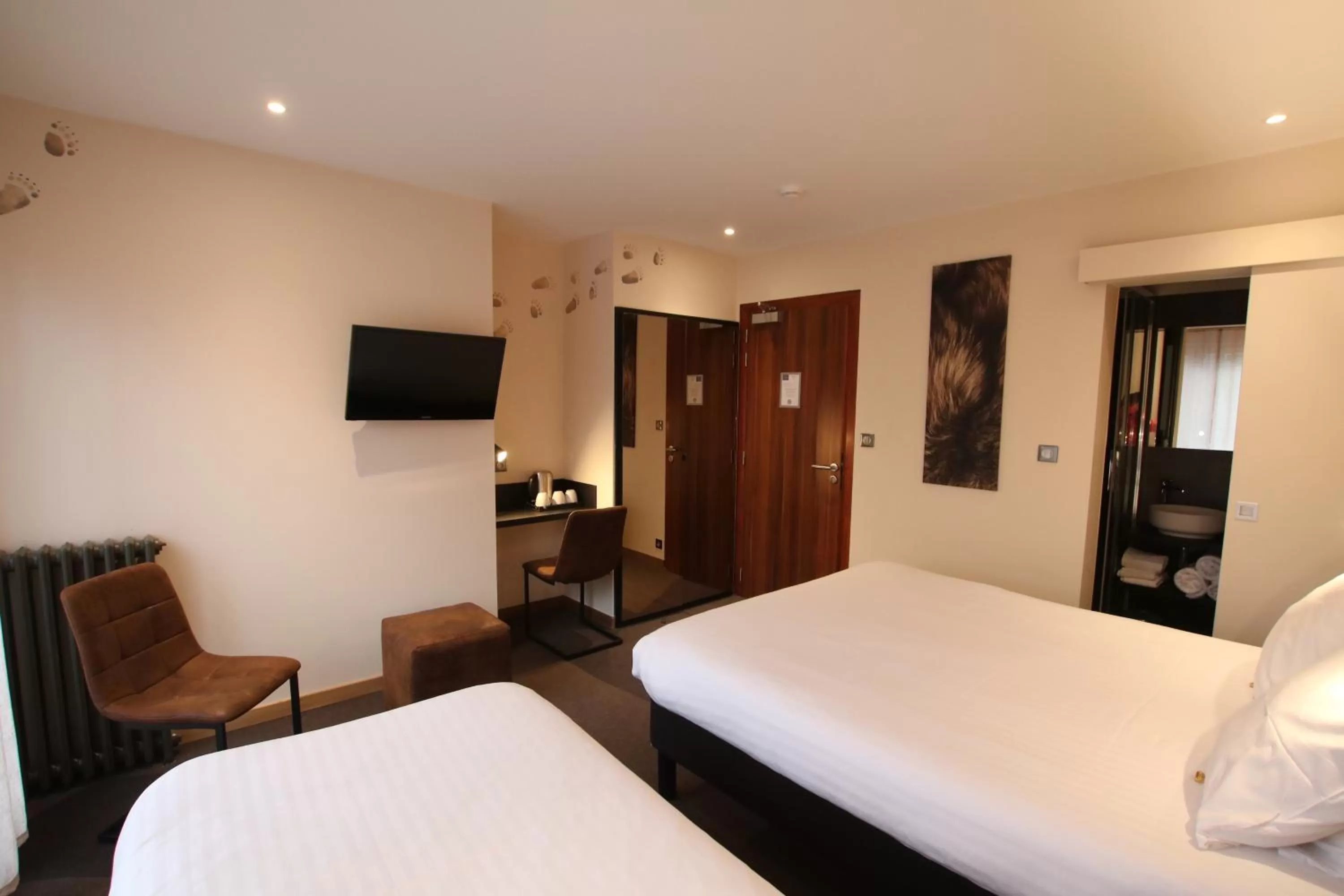 Photo of the whole room, Bed in Les Loges Du Parc