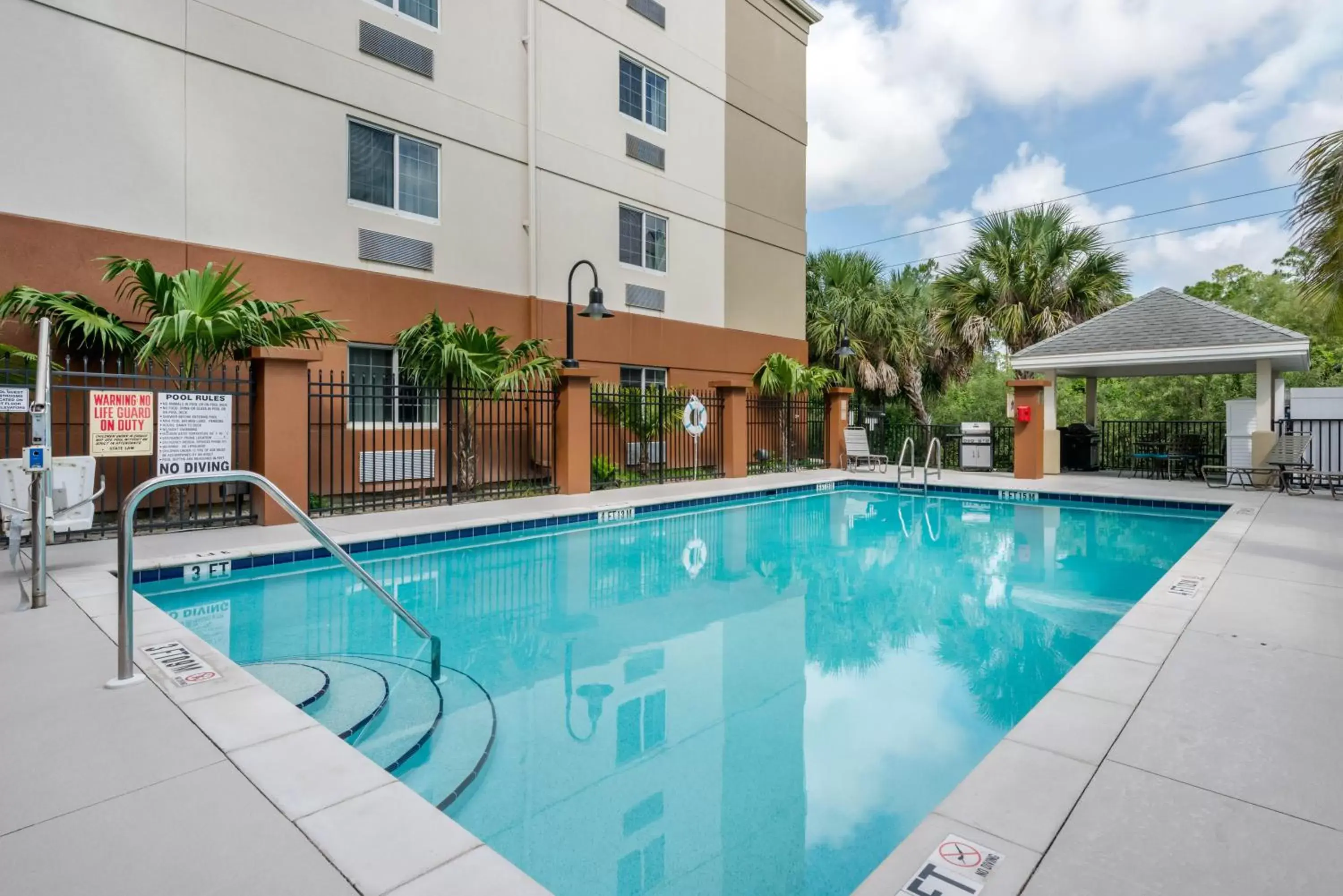Swimming Pool in Candlewood Suites Fort Myers/Sanibel Gateway, an IHG Hotel