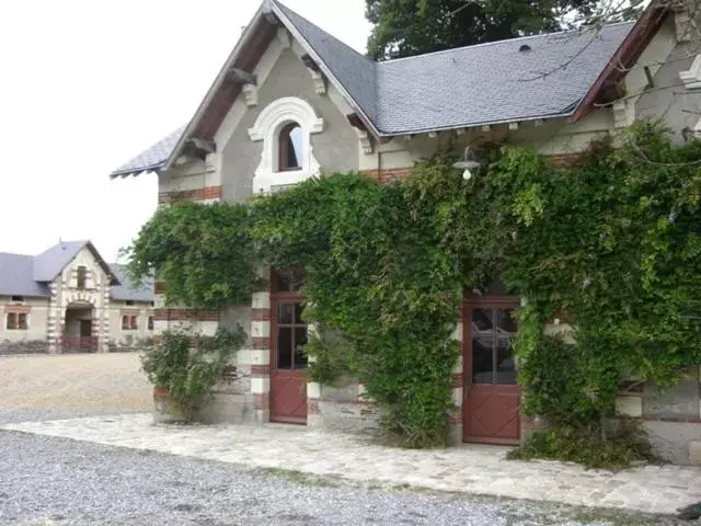 Facade/entrance, Property Building in Château de Belle Poule