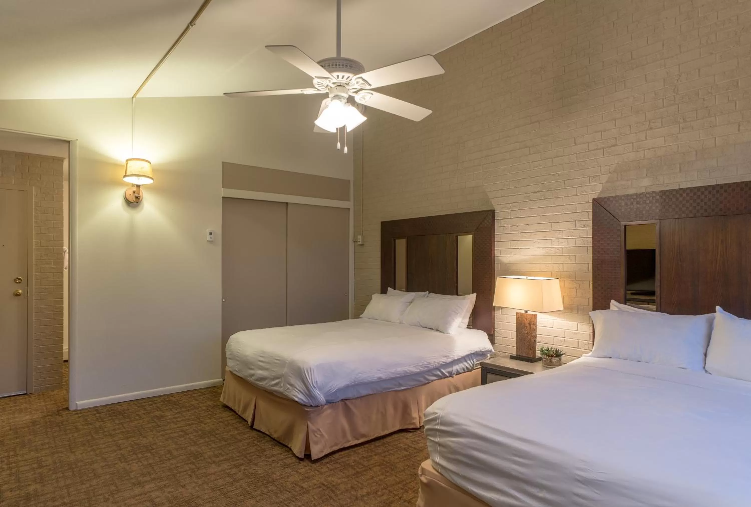 Photo of the whole room, Bed in Mountain Chalet Snowmass