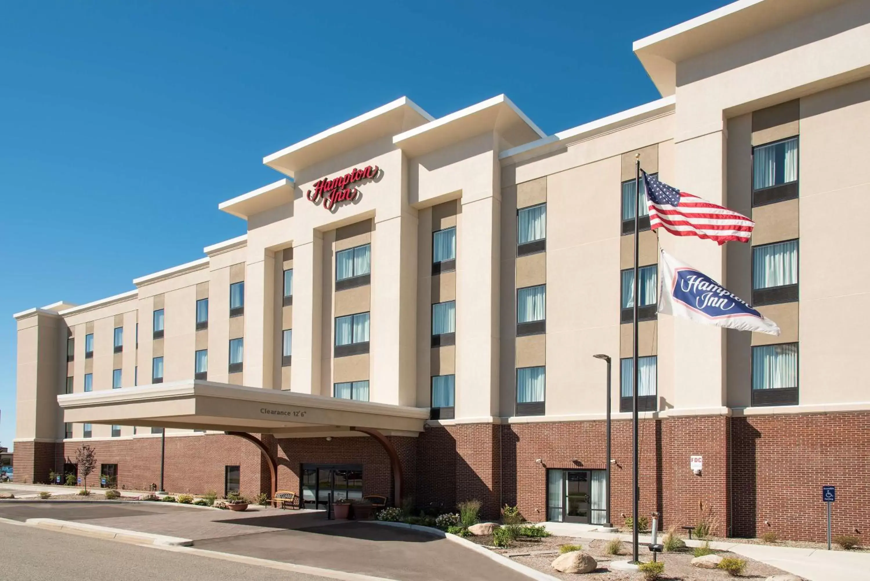 Property Building in Hampton Inn Kalamazoo