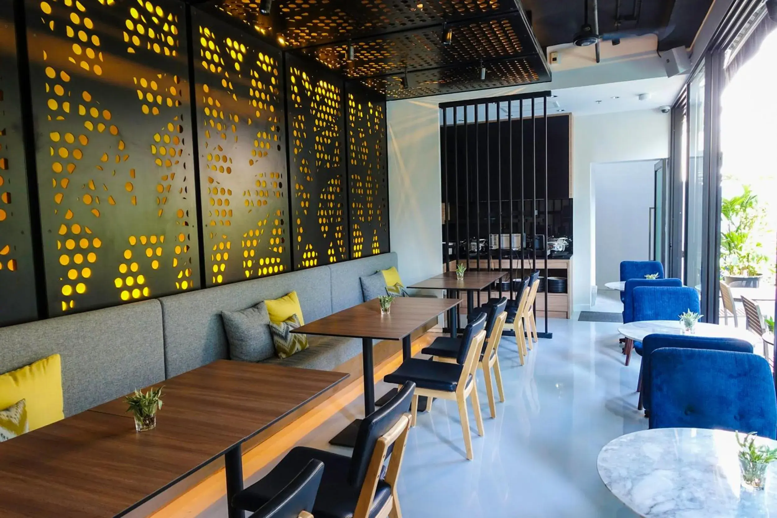 Restaurant/places to eat in LiT BANGKOK Residence Restaurant/places to eat in LiT BANGKOK Residence