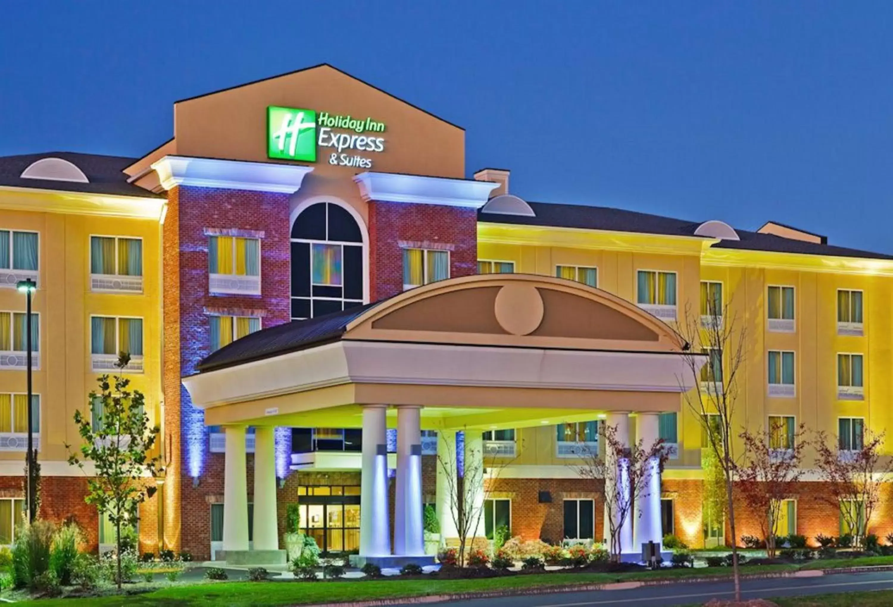 Property building in Holiday Inn Express Hotel & Suites Ooltewah Springs - Chattanooga, an IHG Hotel