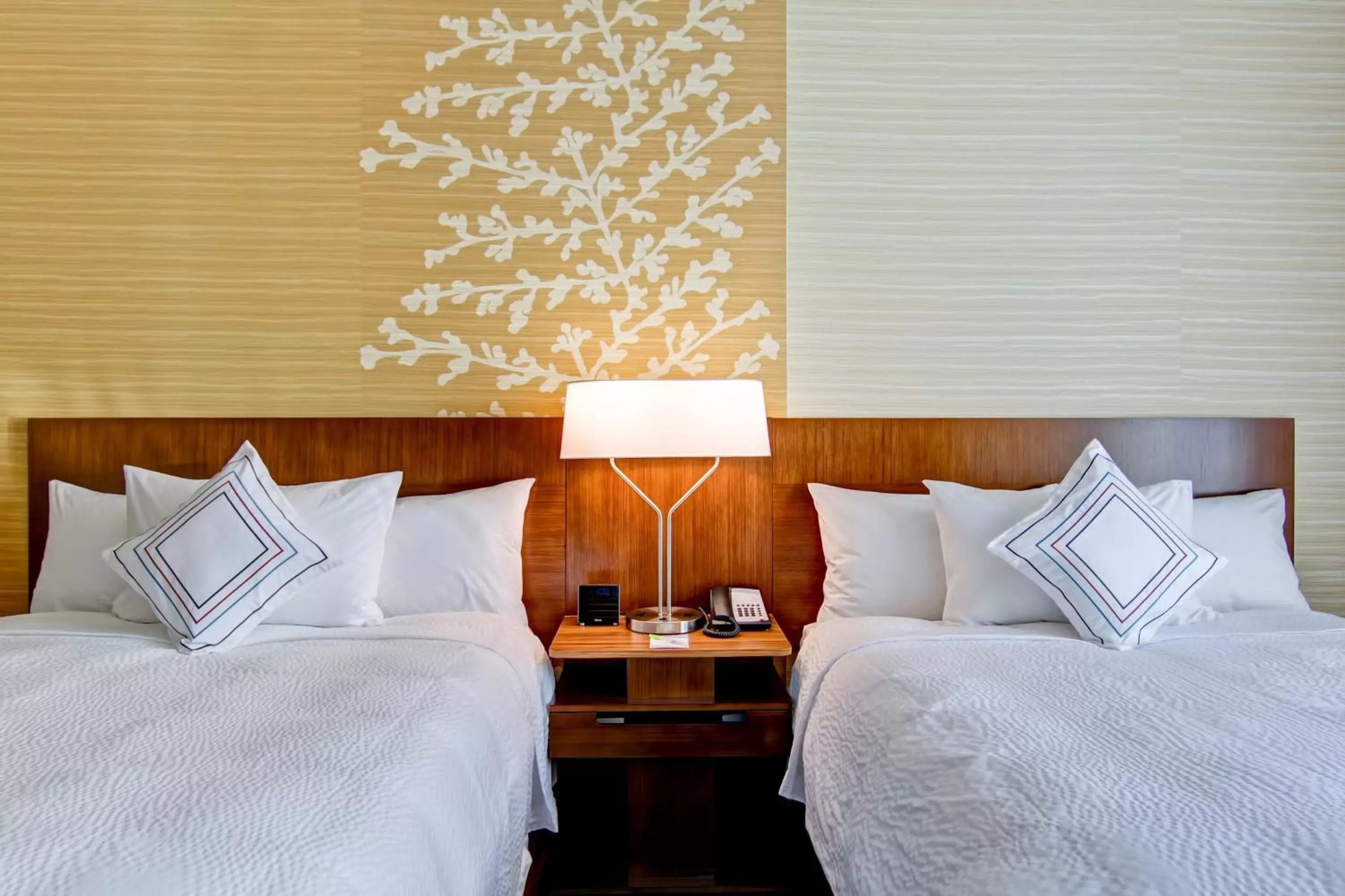Bed in Fairfield Inn & Suites by Marriott Kamloops