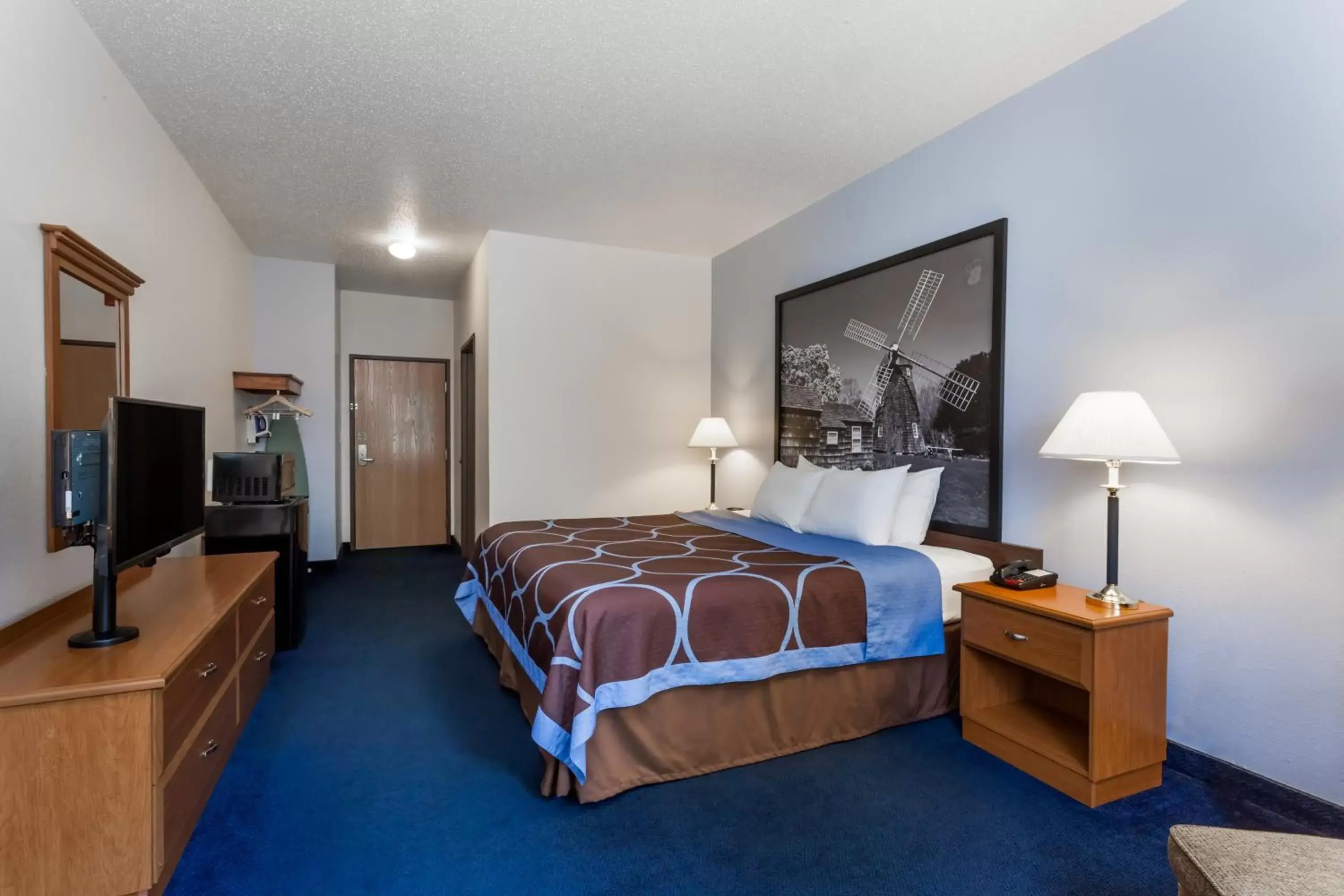 Bed in Super 8 by Wyndham Cobleskill NY