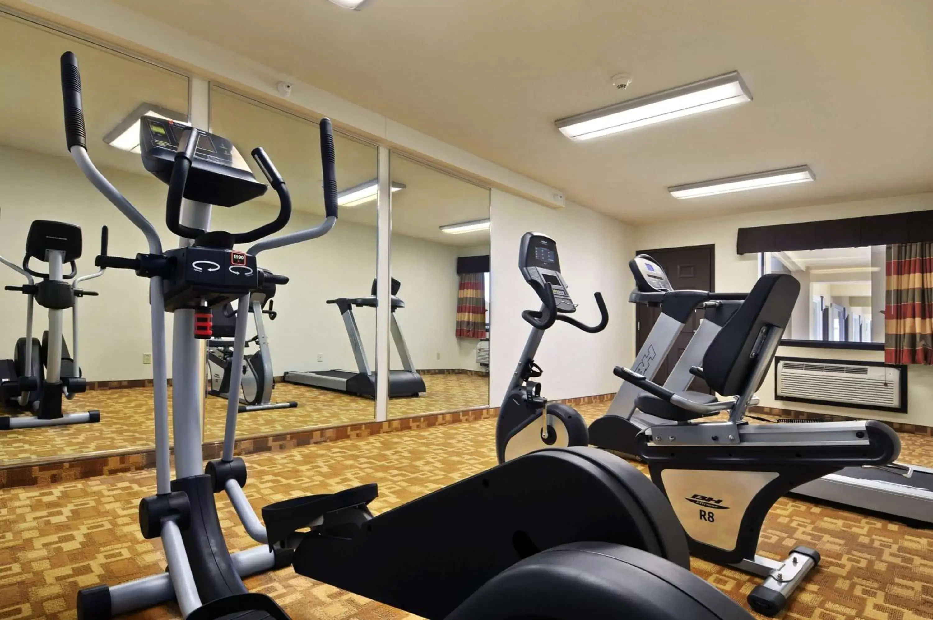 Fitness centre/facilities, Fitness Center/Facilities in Days Inn by Wyndham Oklahoma City/Moore