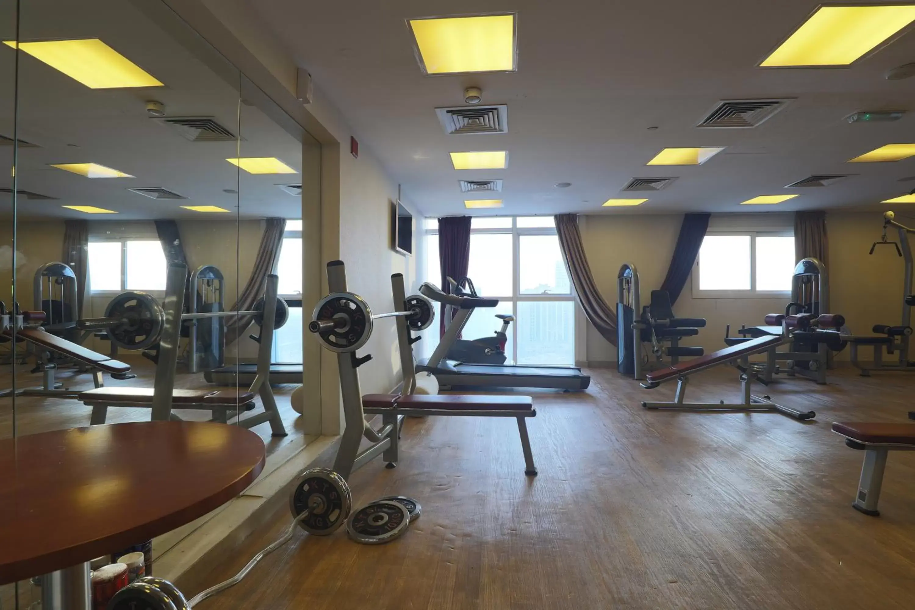 Fitness centre/facilities in Queen Palace Hotel Fitness centre/facilities in Queen Palace Hotel