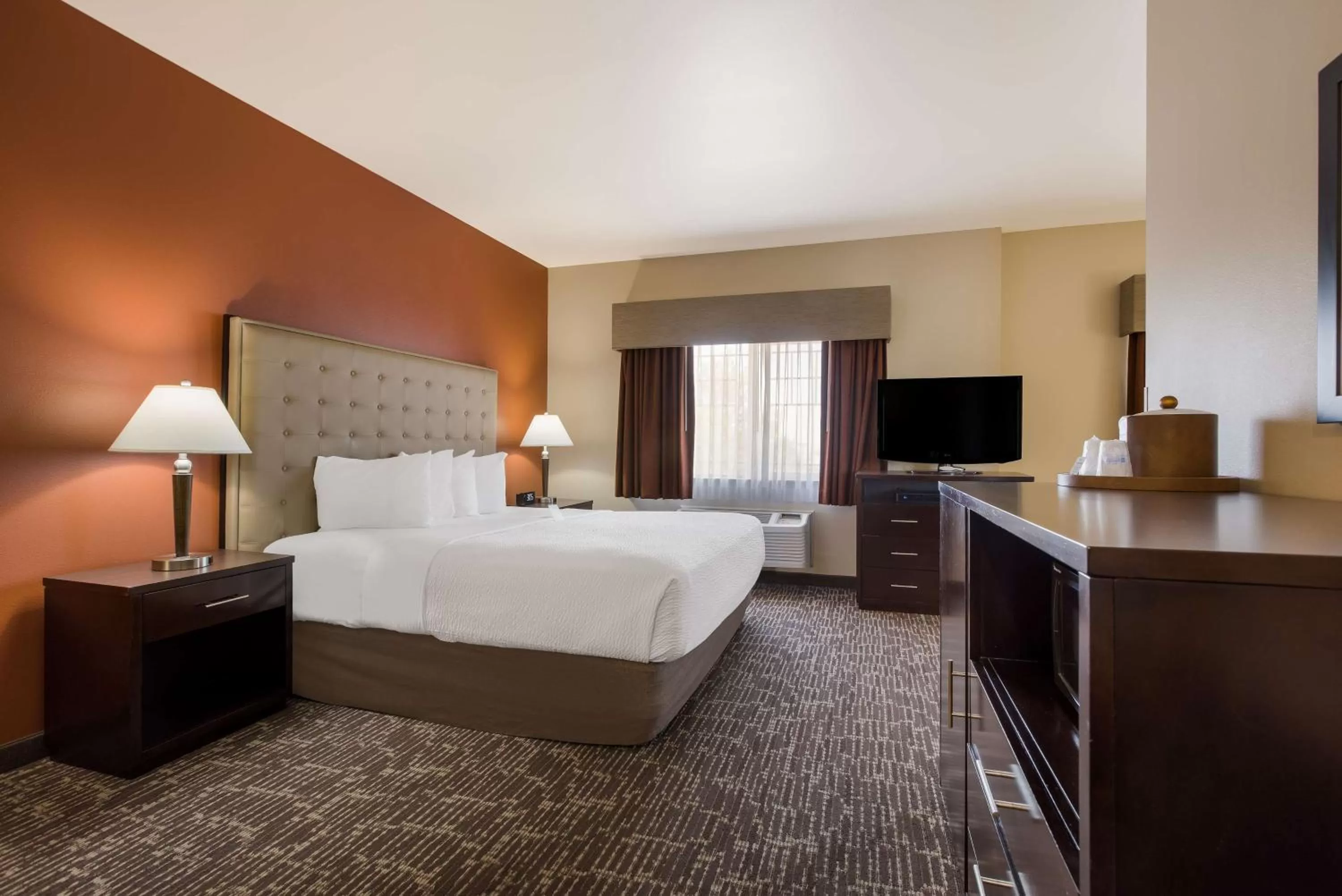 Bedroom, Bed in Best Western Northwest Lodge