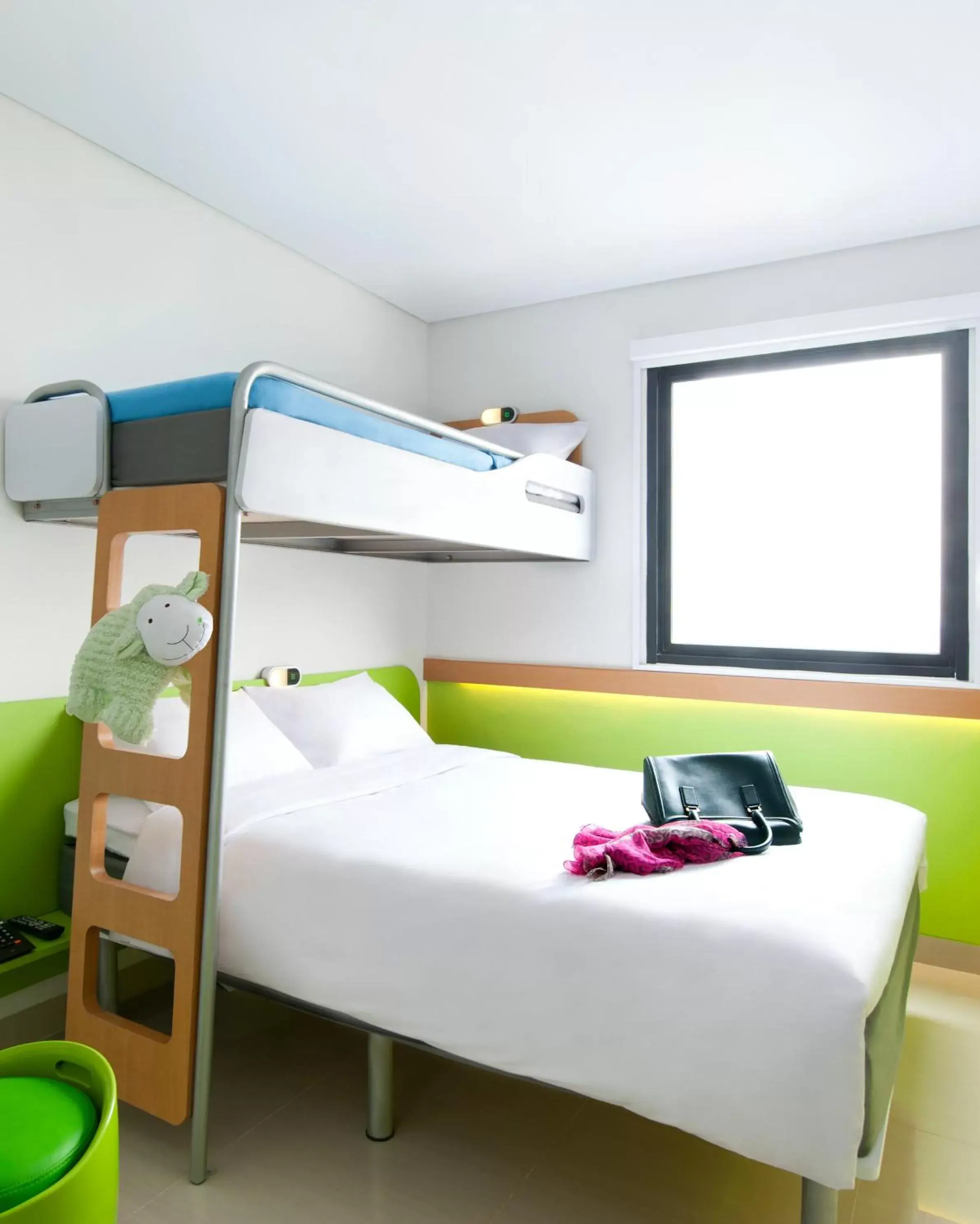 bunk bed in Ibis Budget Jakarta Daan Mogot