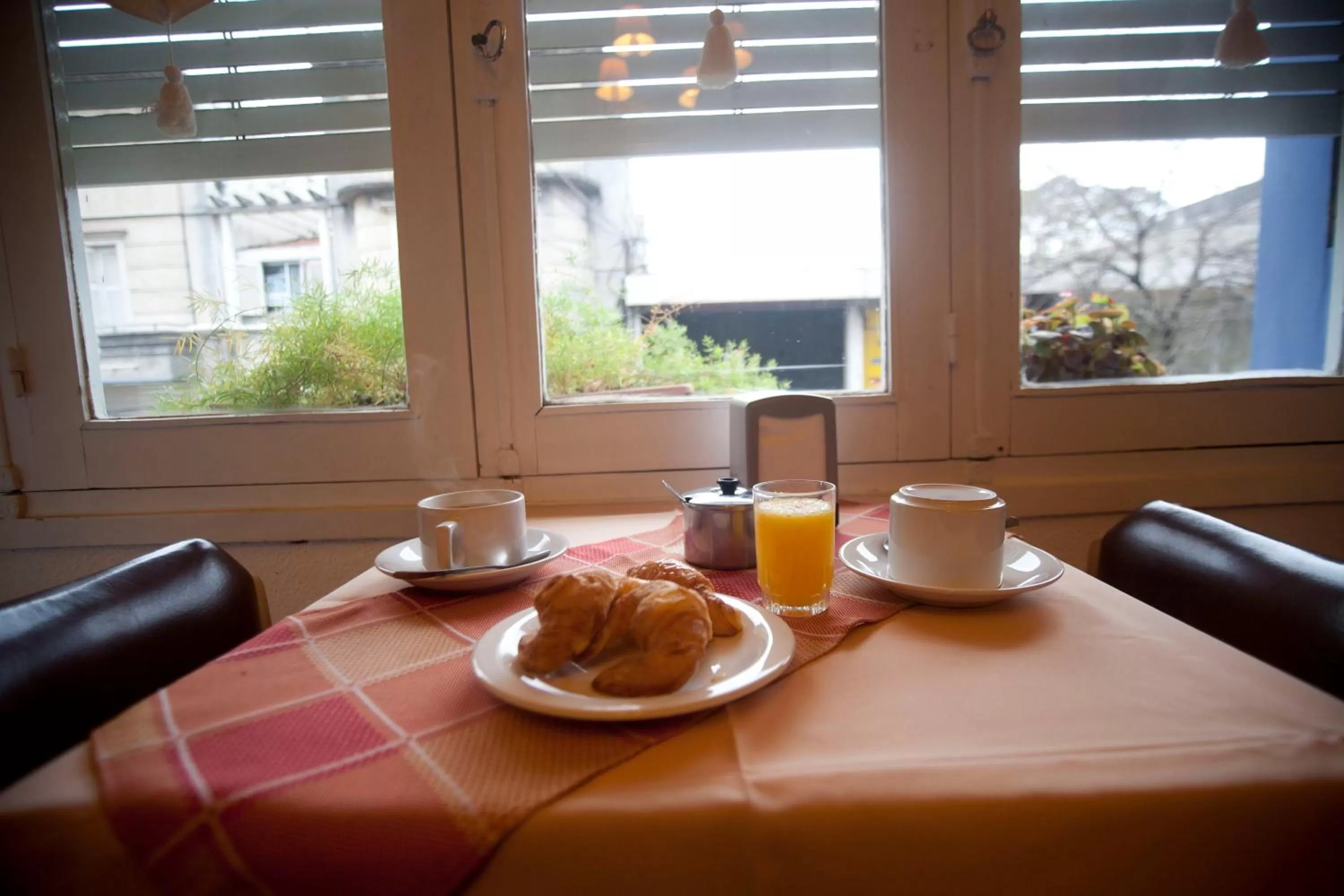 Restaurant/places to eat in Hotel Eldorado