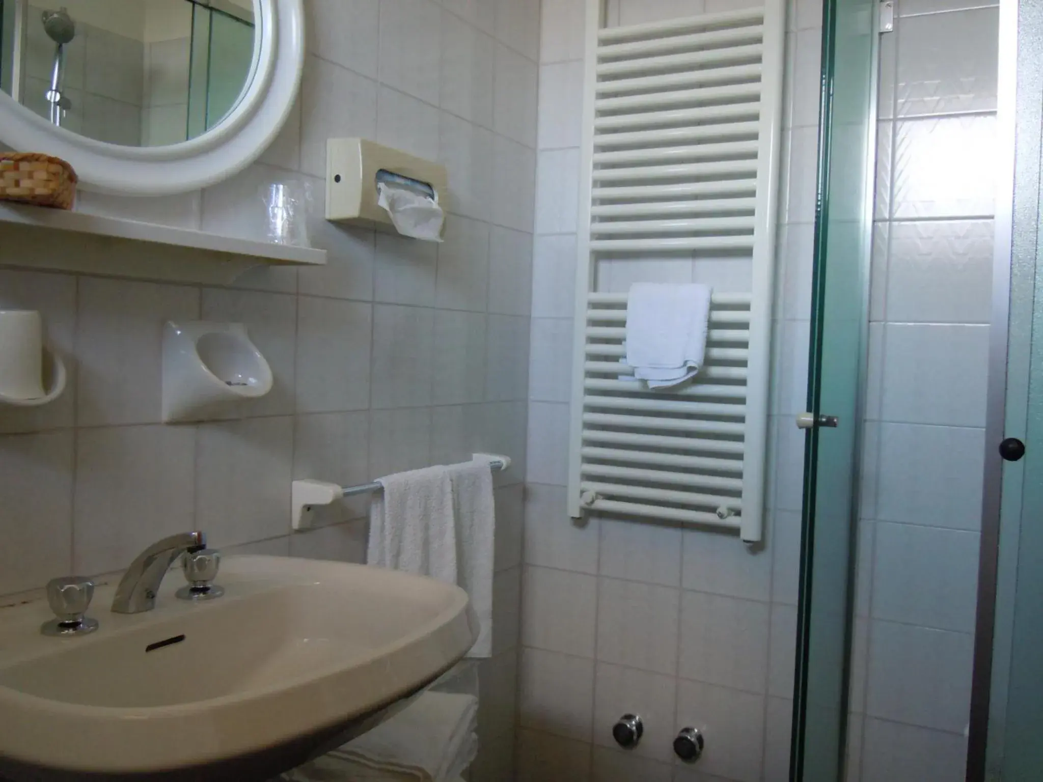 Bathroom in Albergo Bagner