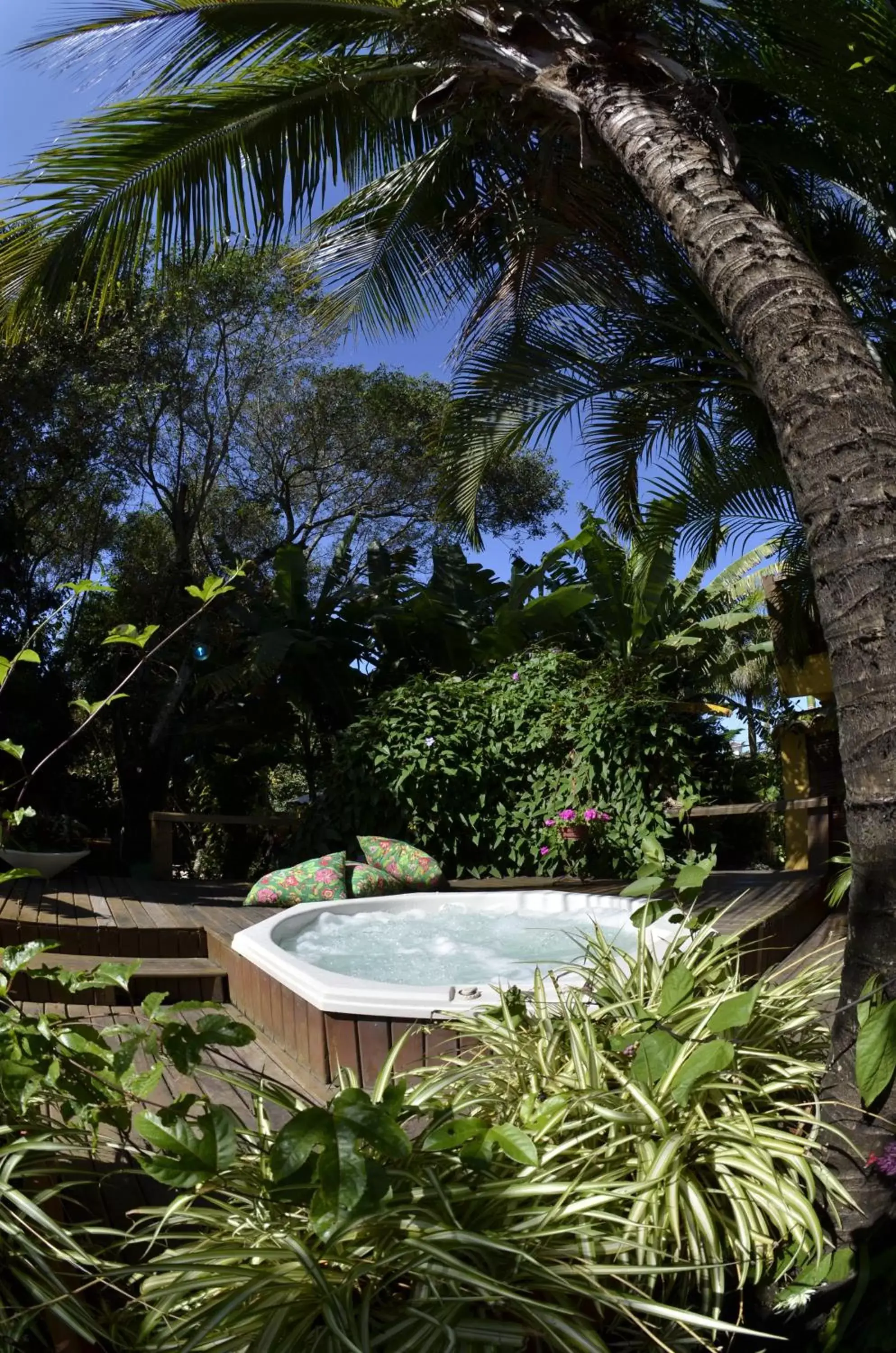 Open Air Bath, Pool View in Pousada do Namorado