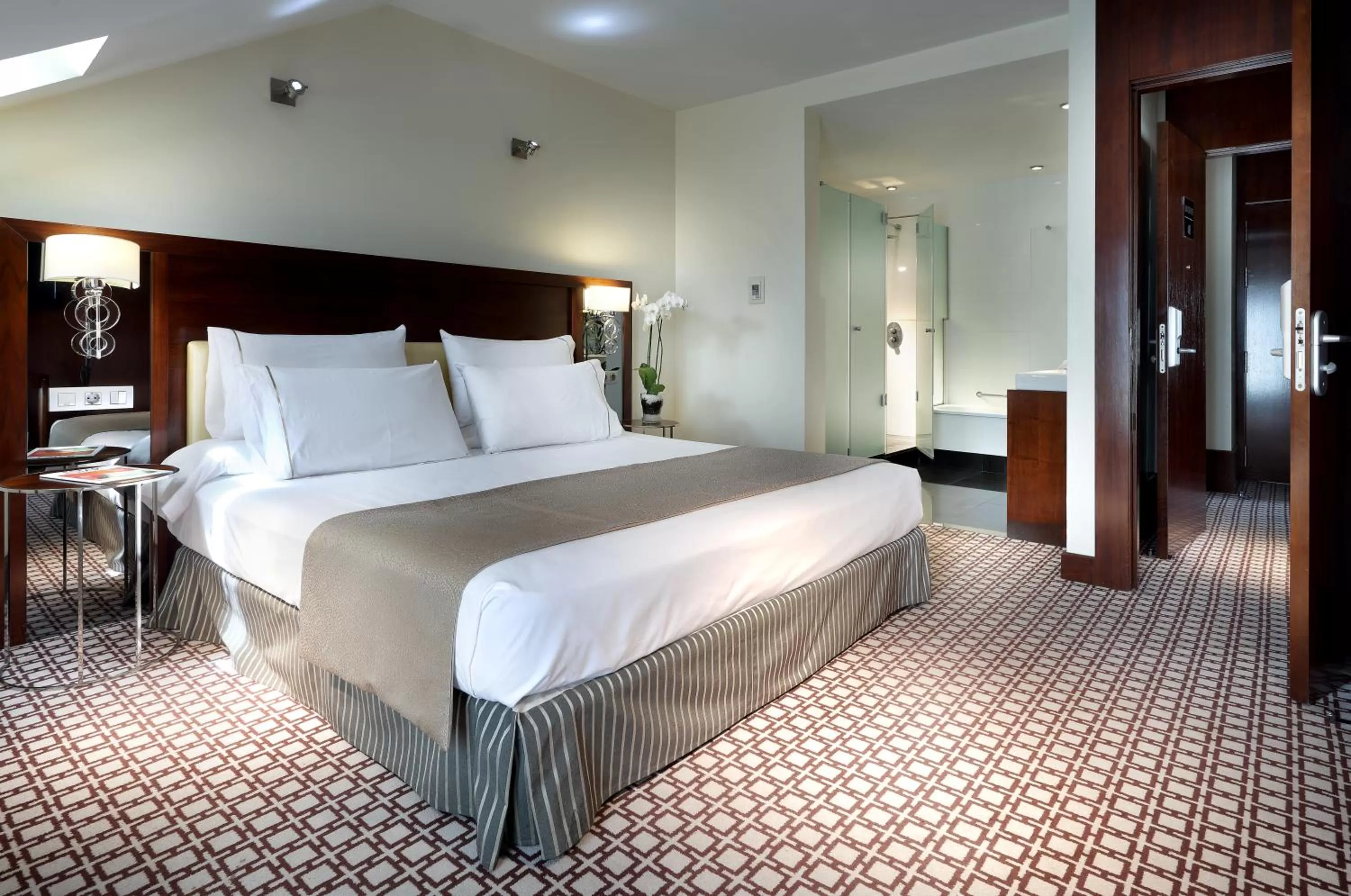 Bed in Eurostars Gran Via