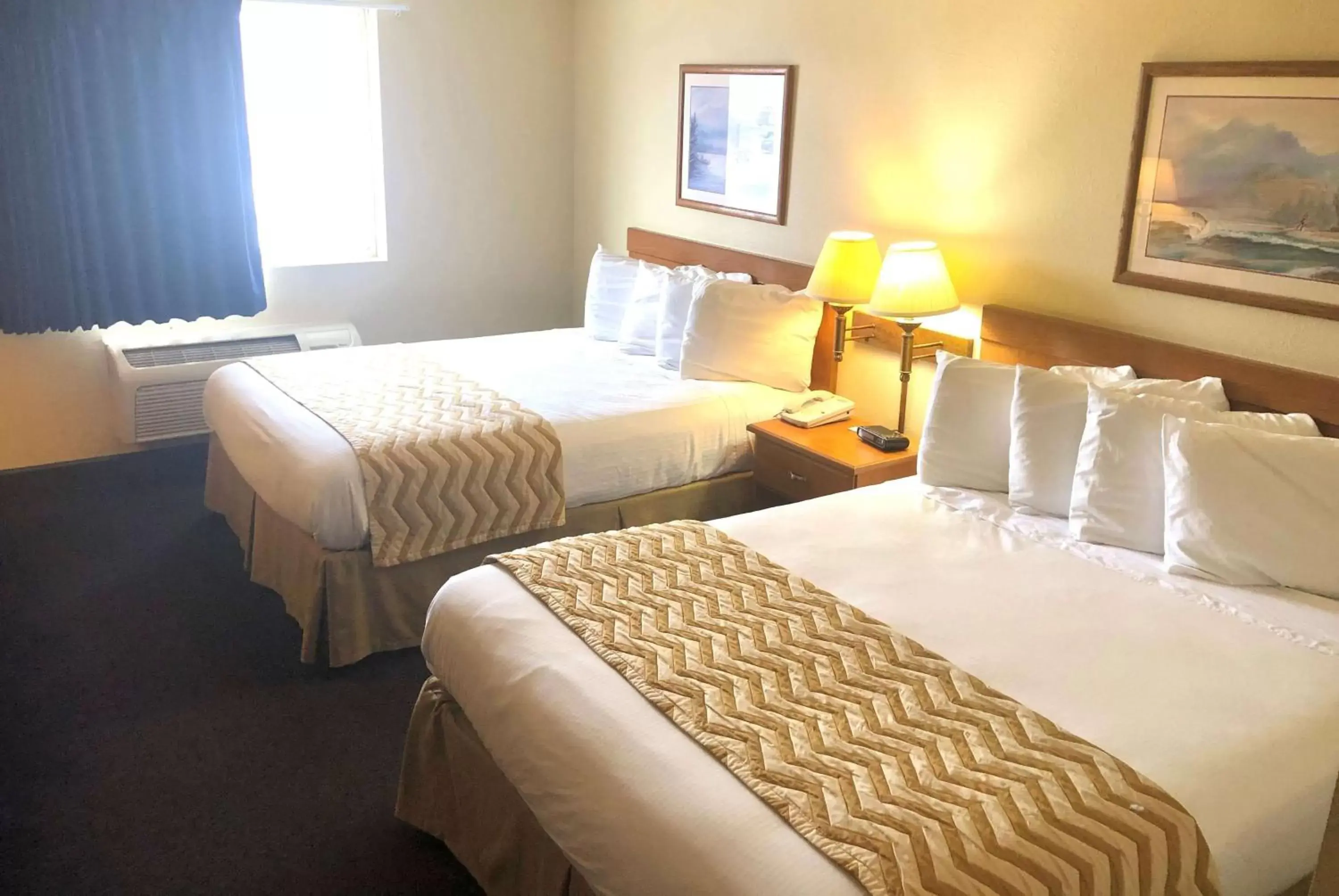 Photo of the whole room, Bed in Travelodge by Wyndham Grand Island