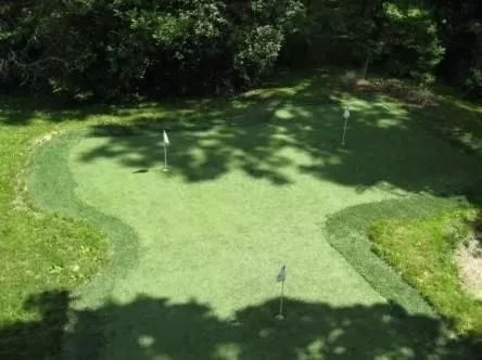 Minigolf, Garden in Rose Heart Inn