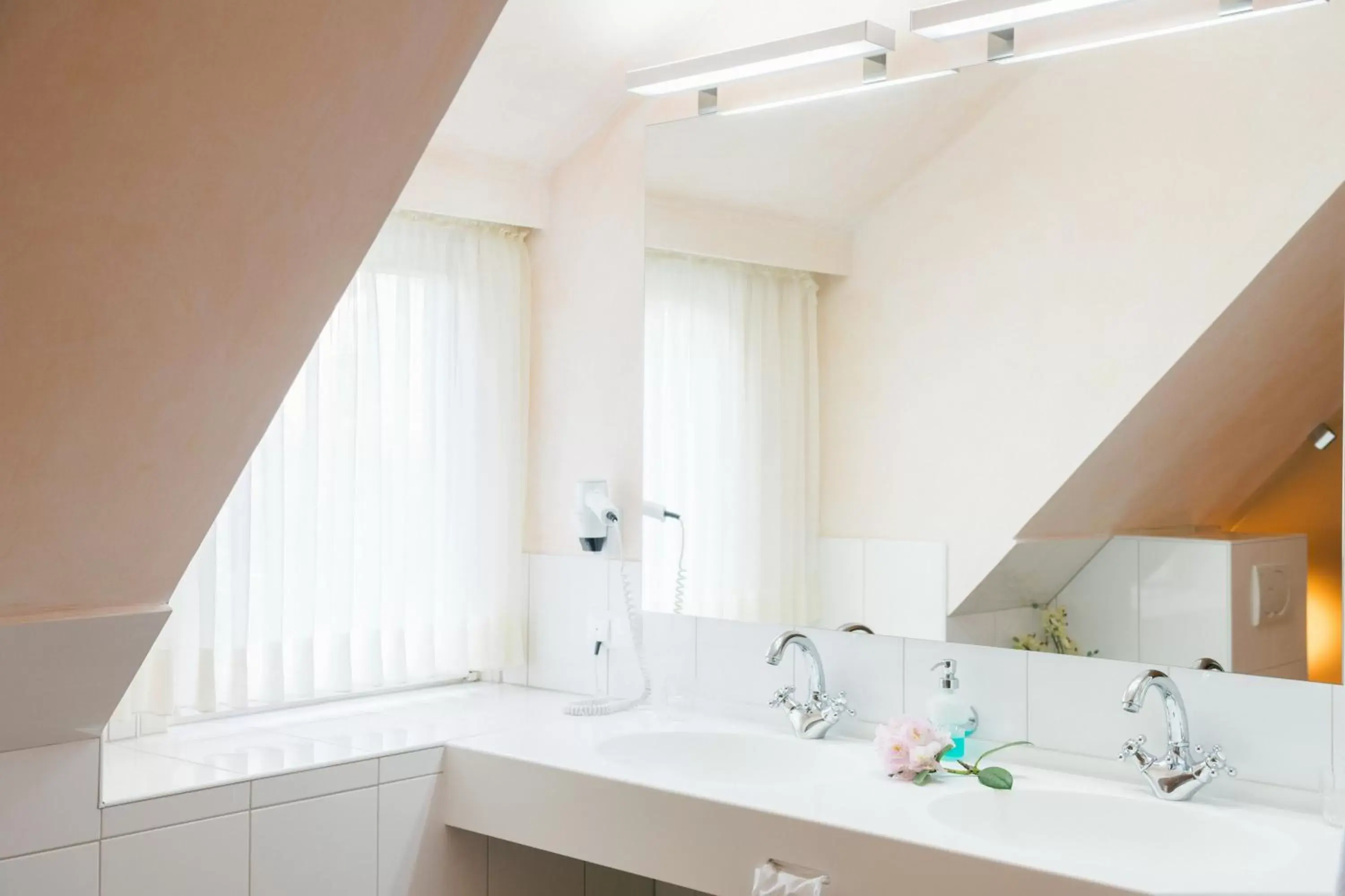 Bathroom in Hotel Landhaus Höpen