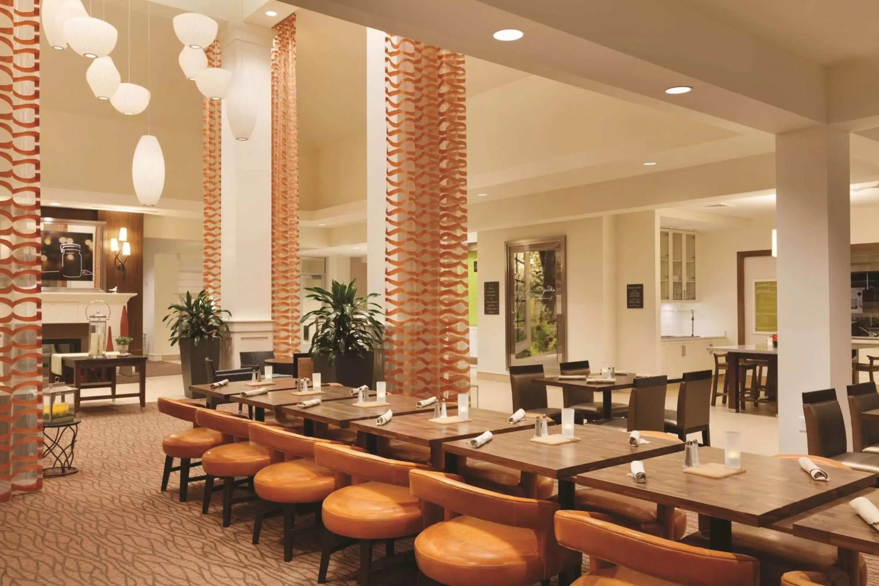 Restaurant/Places to Eat in Hilton Garden Inn Boston Logan Airport