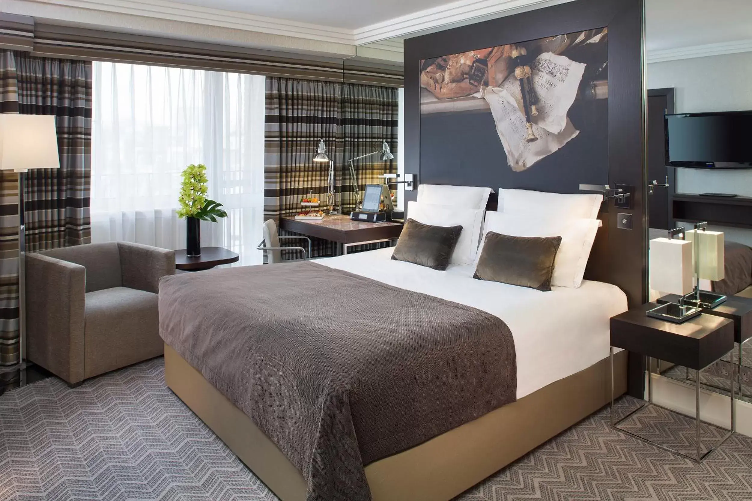 Bedroom in Jumeirah Lowndes Hotel