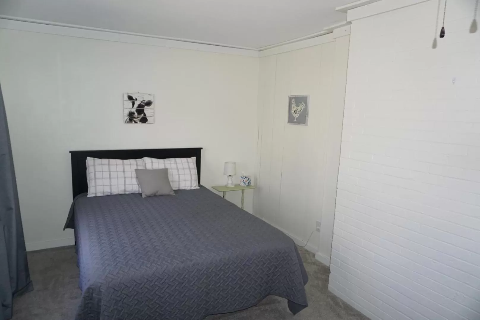 Bed in Charlevoix House - The Northside