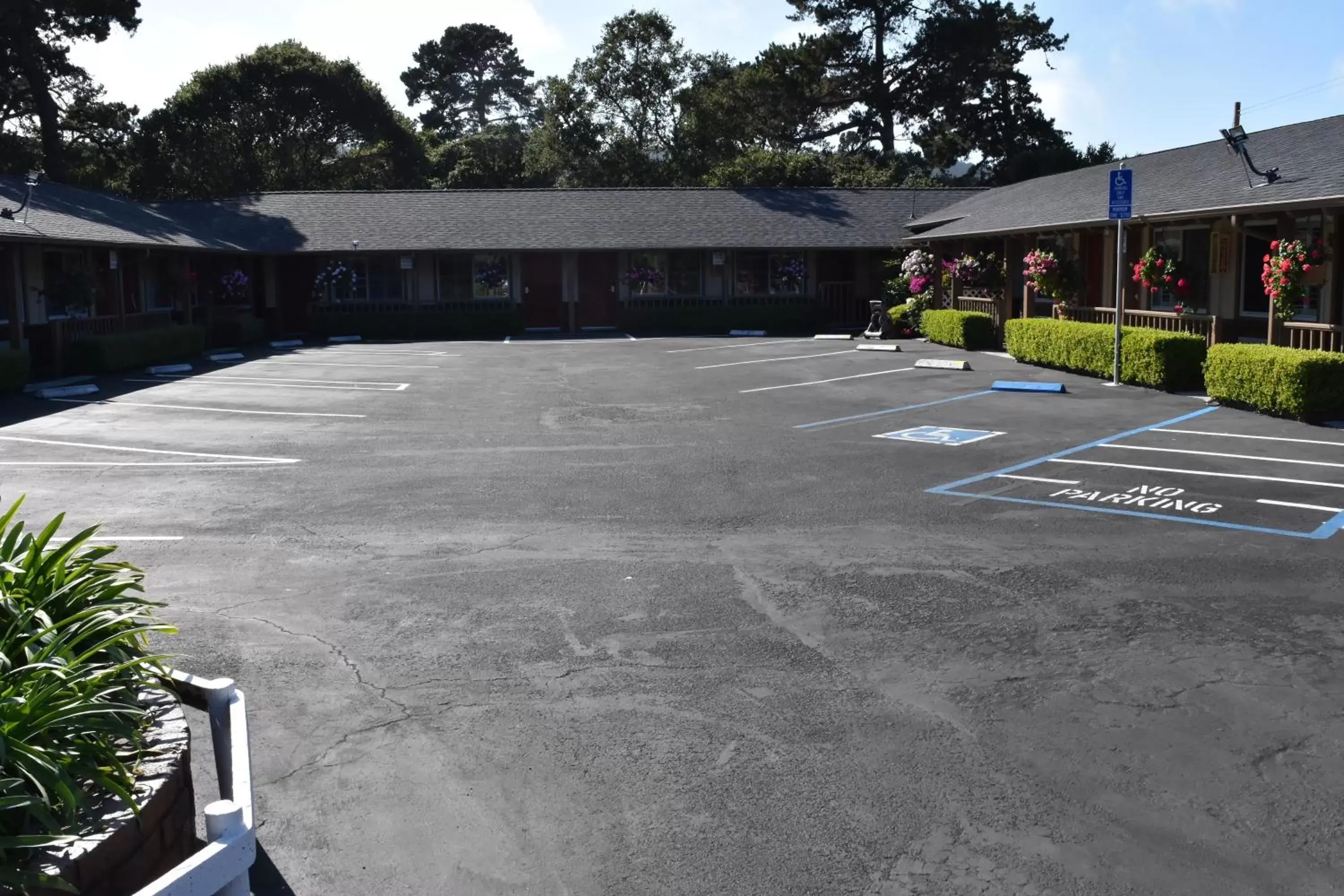 Property building in Padre Oaks Property building in Padre Oaks