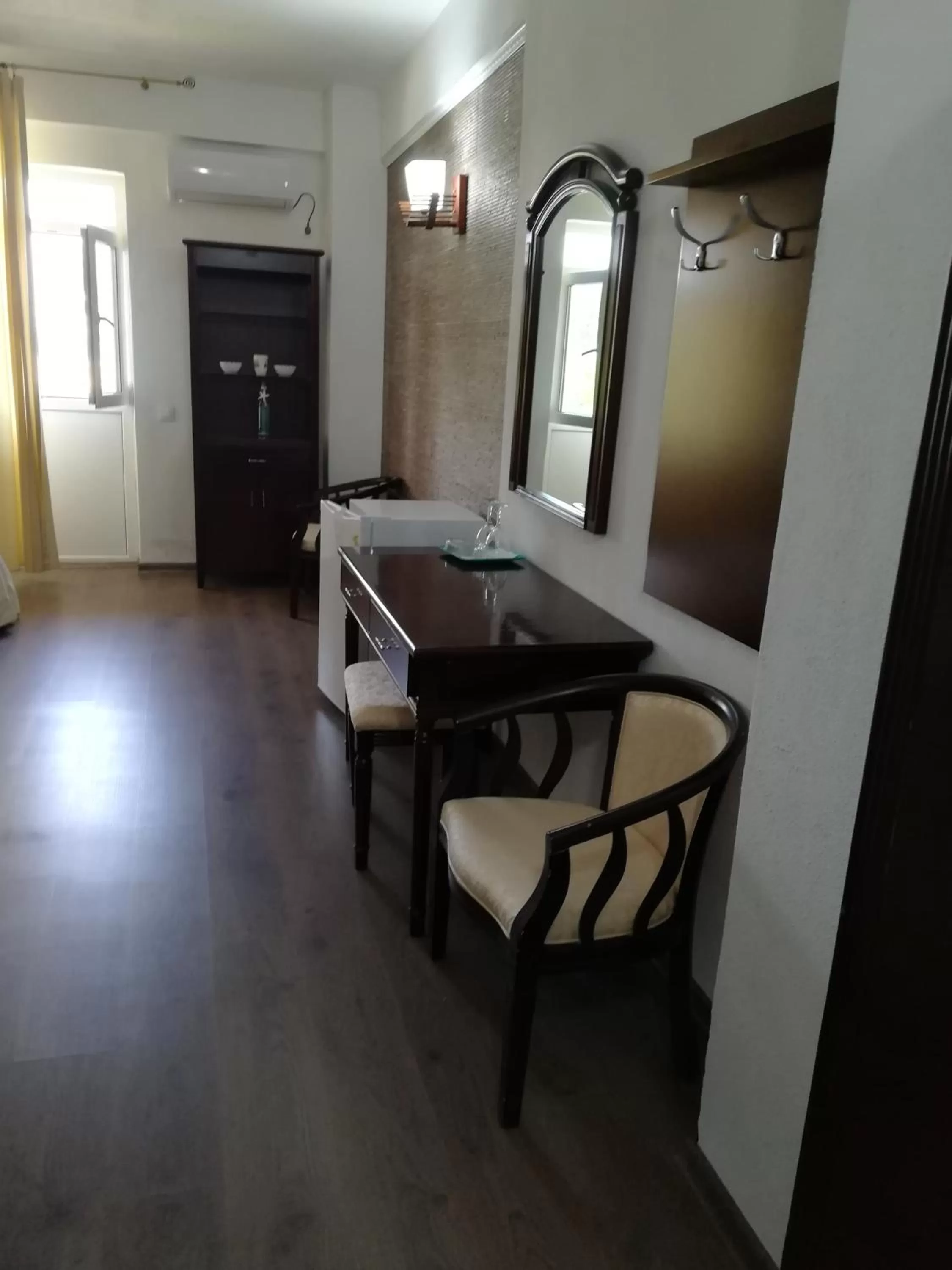 Seating area in Perla