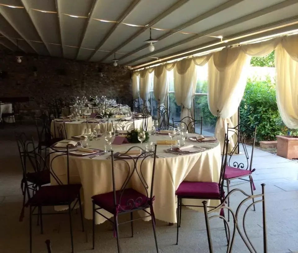 Restaurant/Places to Eat in Hotel Villa Cheli