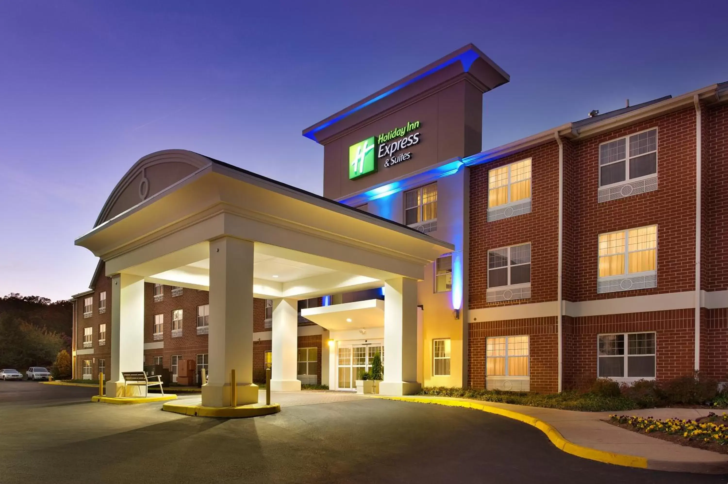 Property building in Holiday Inn Express & Suites Manassas, an IHG Hotel