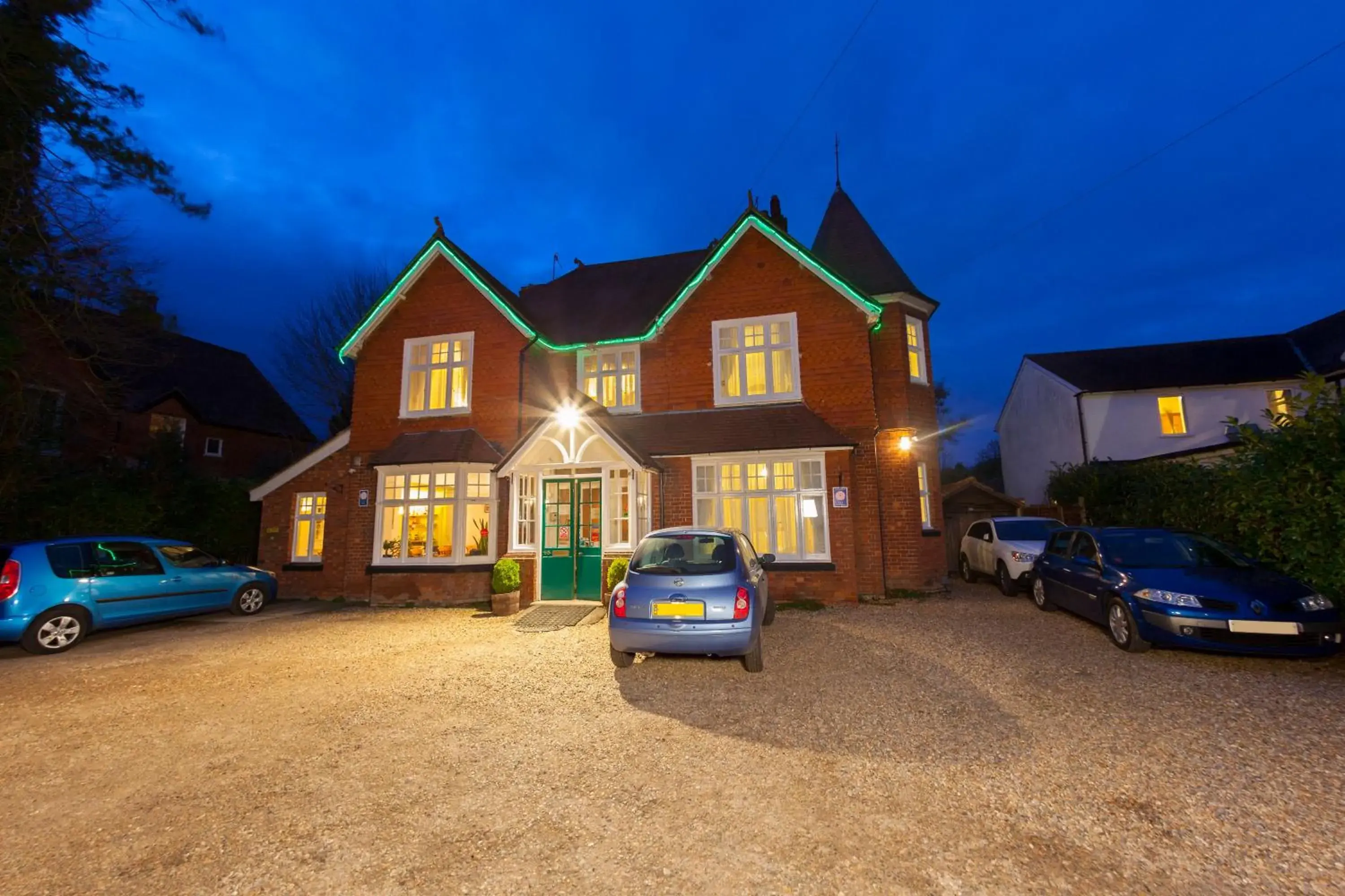 Facade/entrance, Property Building in Gatwick Turret Guest House