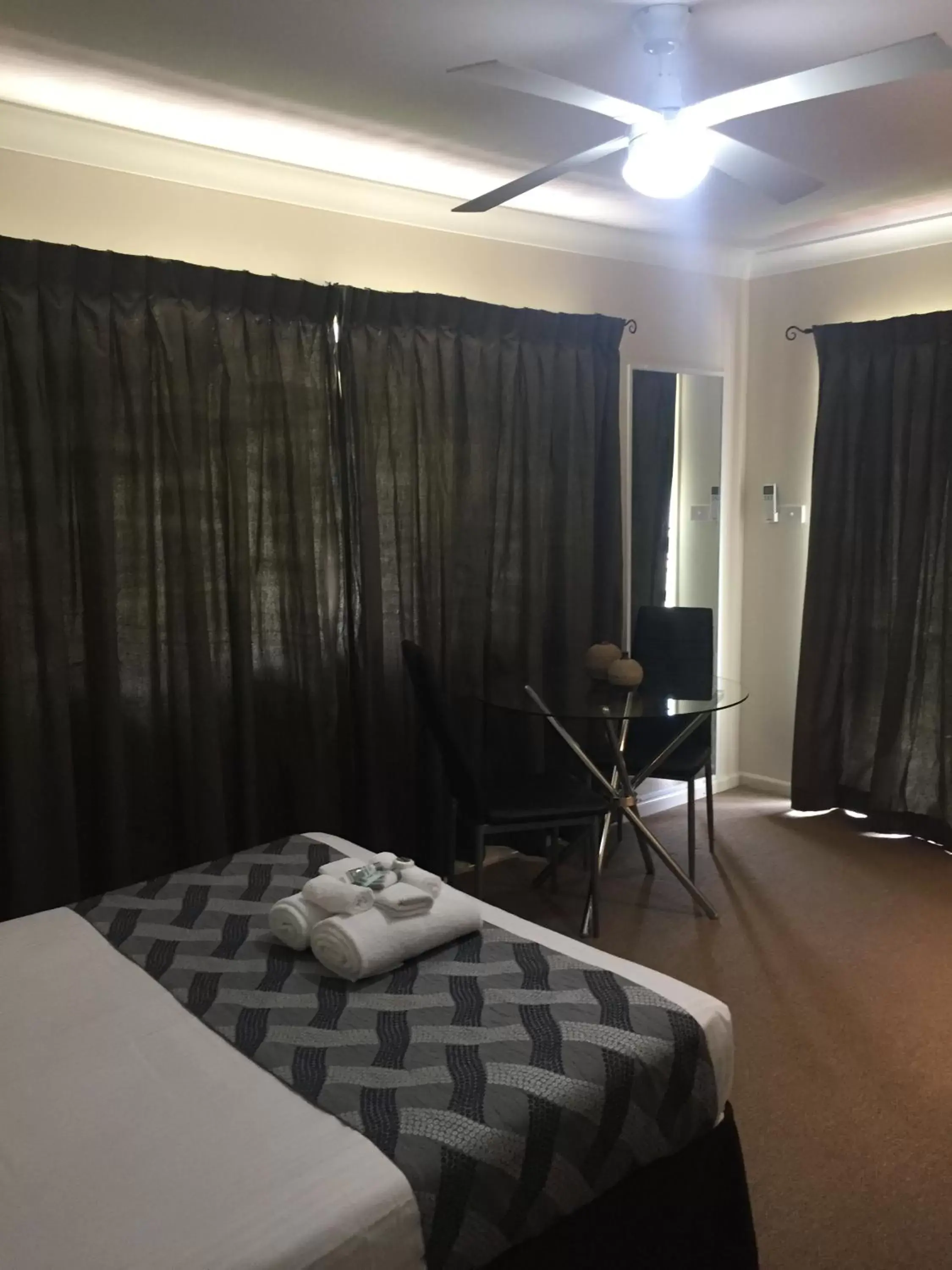 Photo of the whole room, Bed in Narimba Motel