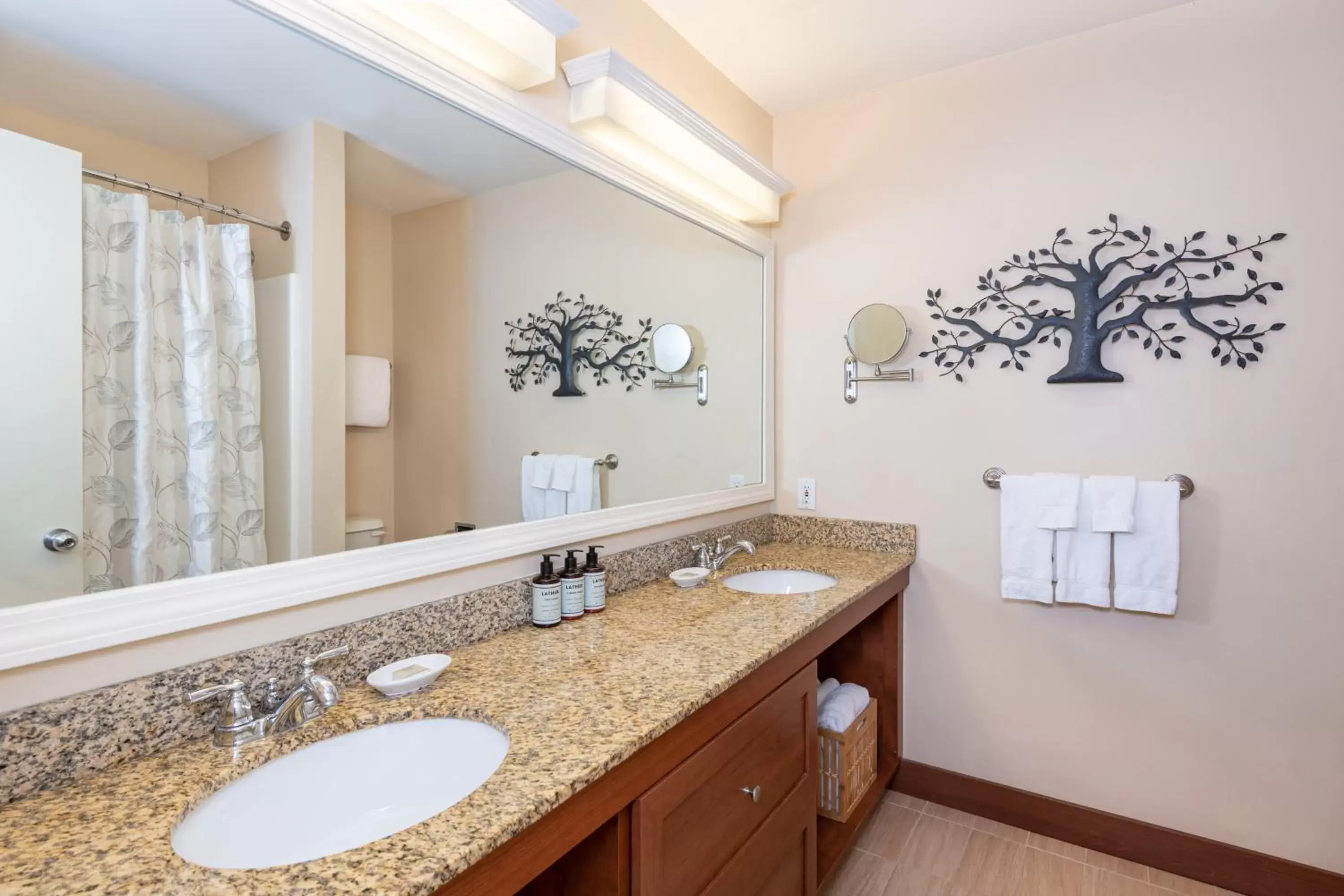 Photo of the whole room, Bathroom in Grand Summit Resort