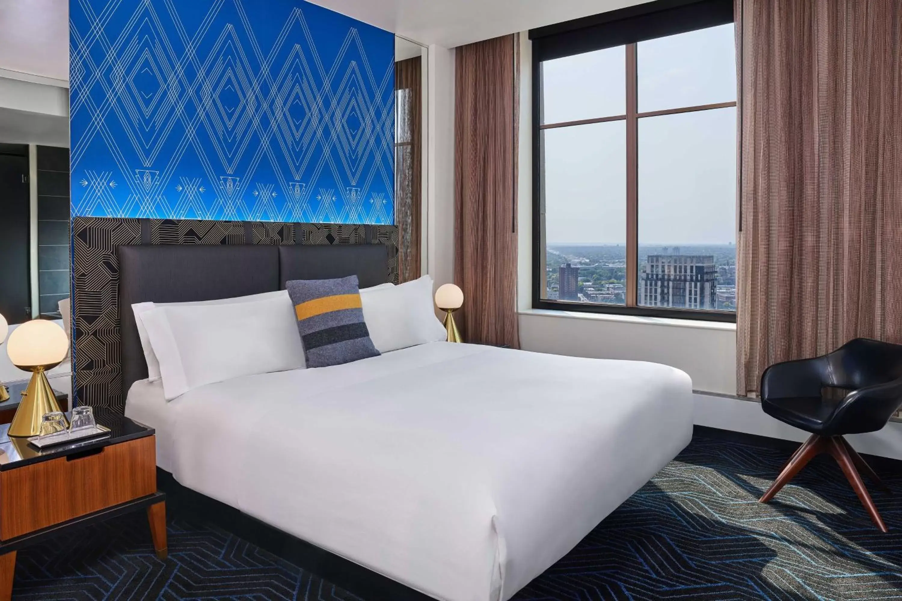 Bedroom, Bed in W Minneapolis - The Foshay