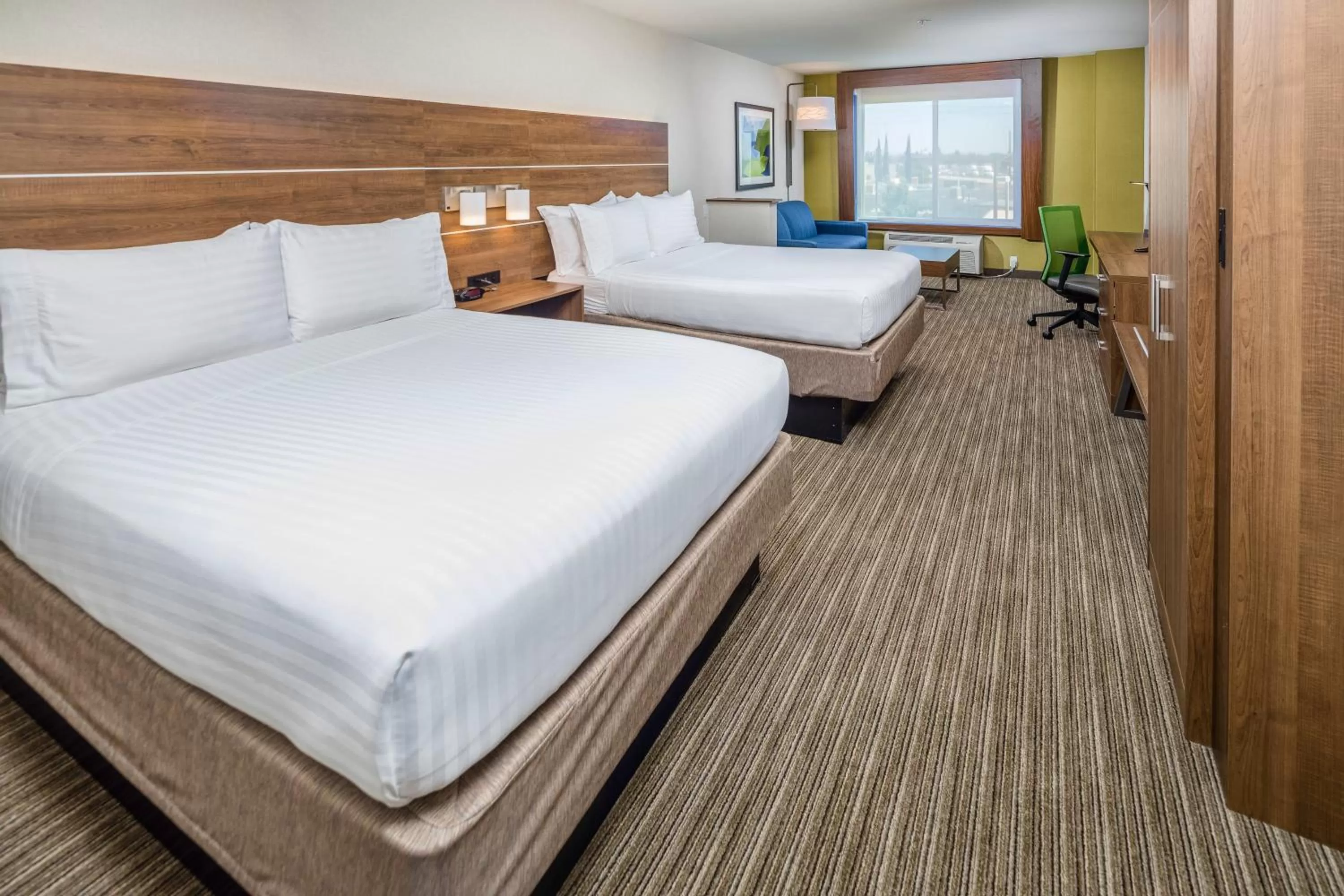Photo of the whole room, Bed in Holiday Inn Express Hotel & Suites Modesto-Salida by IHG
