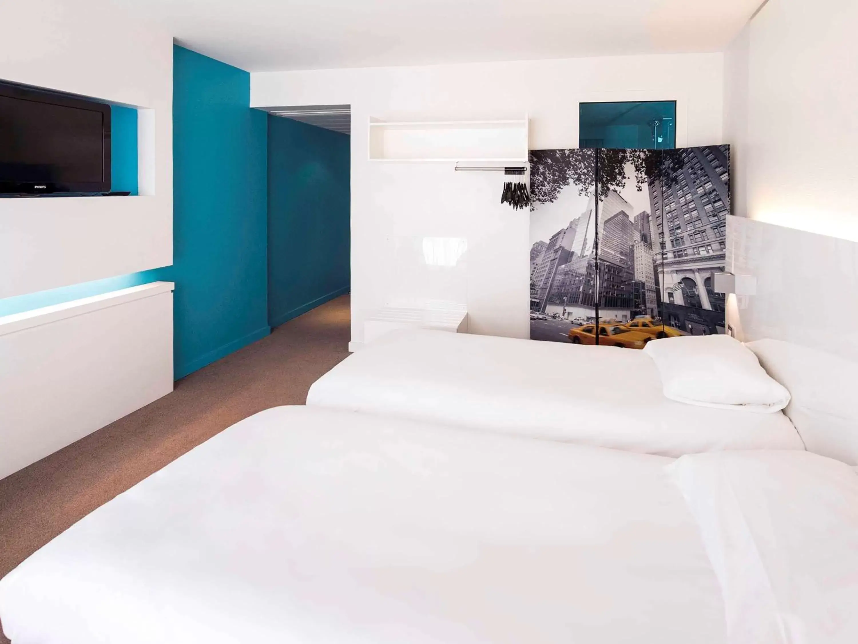 Photo of the whole room, Bed in Ibis Styles Menton Centre