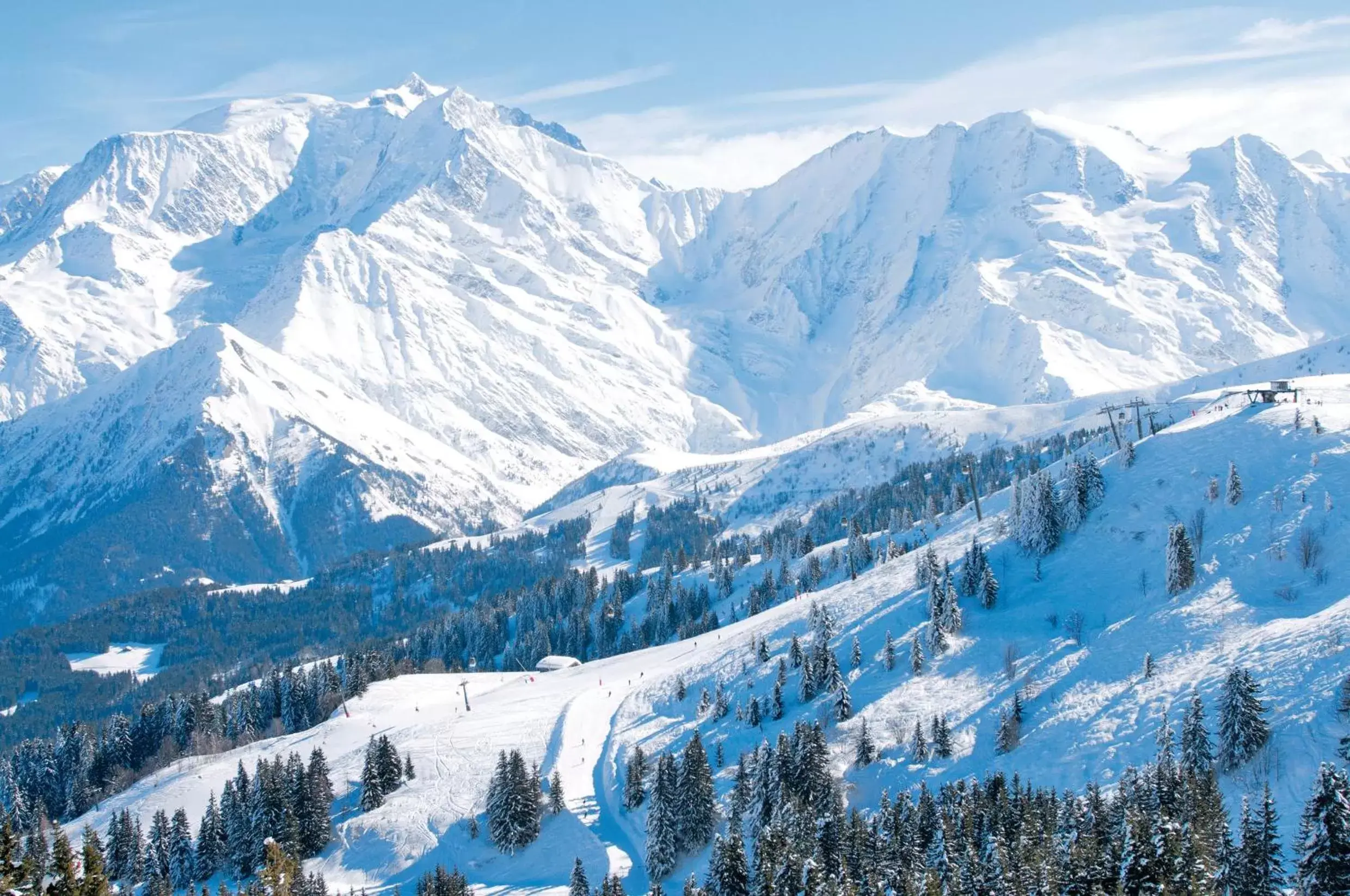 Mountain view, Winter in Hôtel Vacances Bleues Les Chalets du Prariand