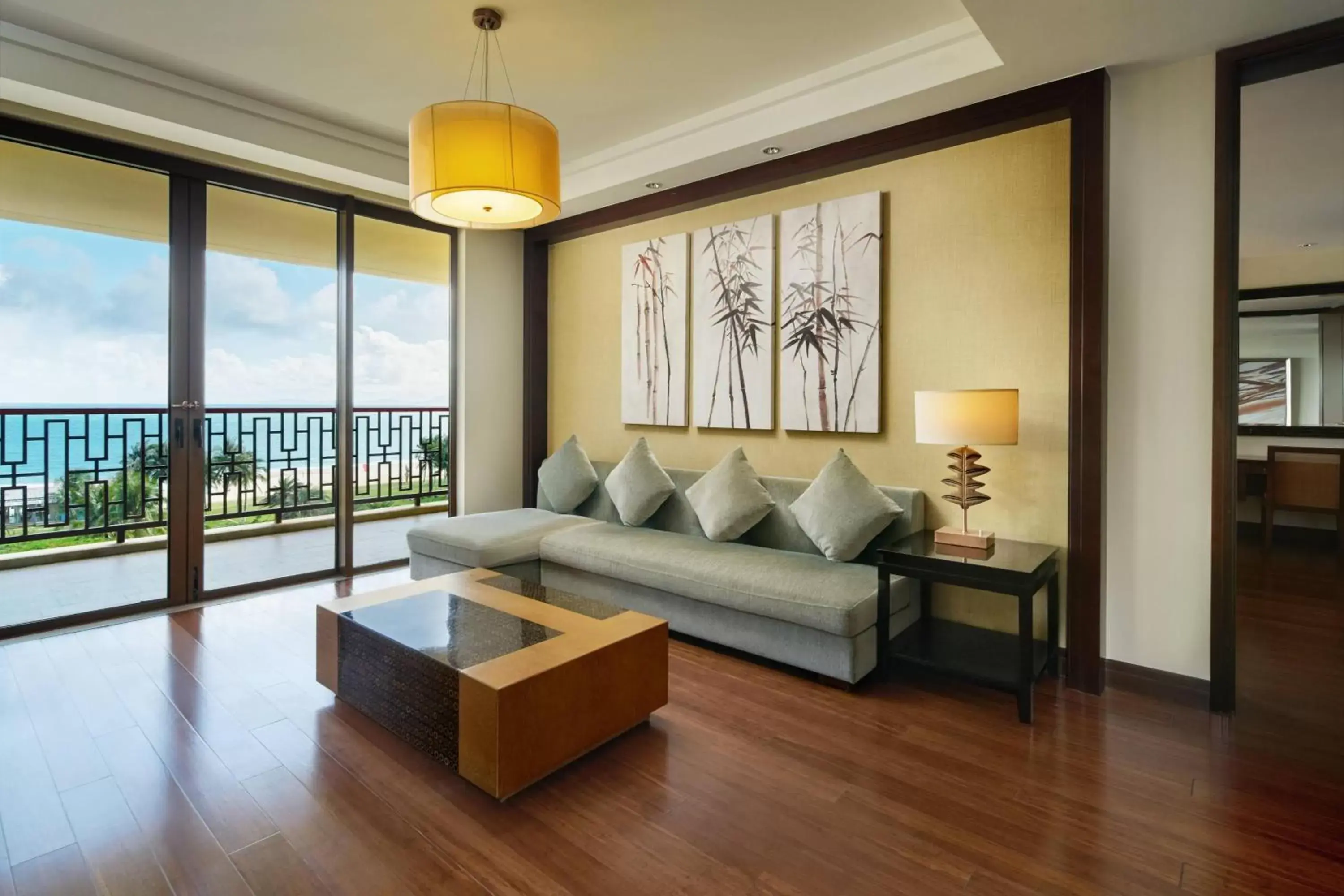 Living room, Seating Area in Sheraton Shenzhou Peninsula Resort