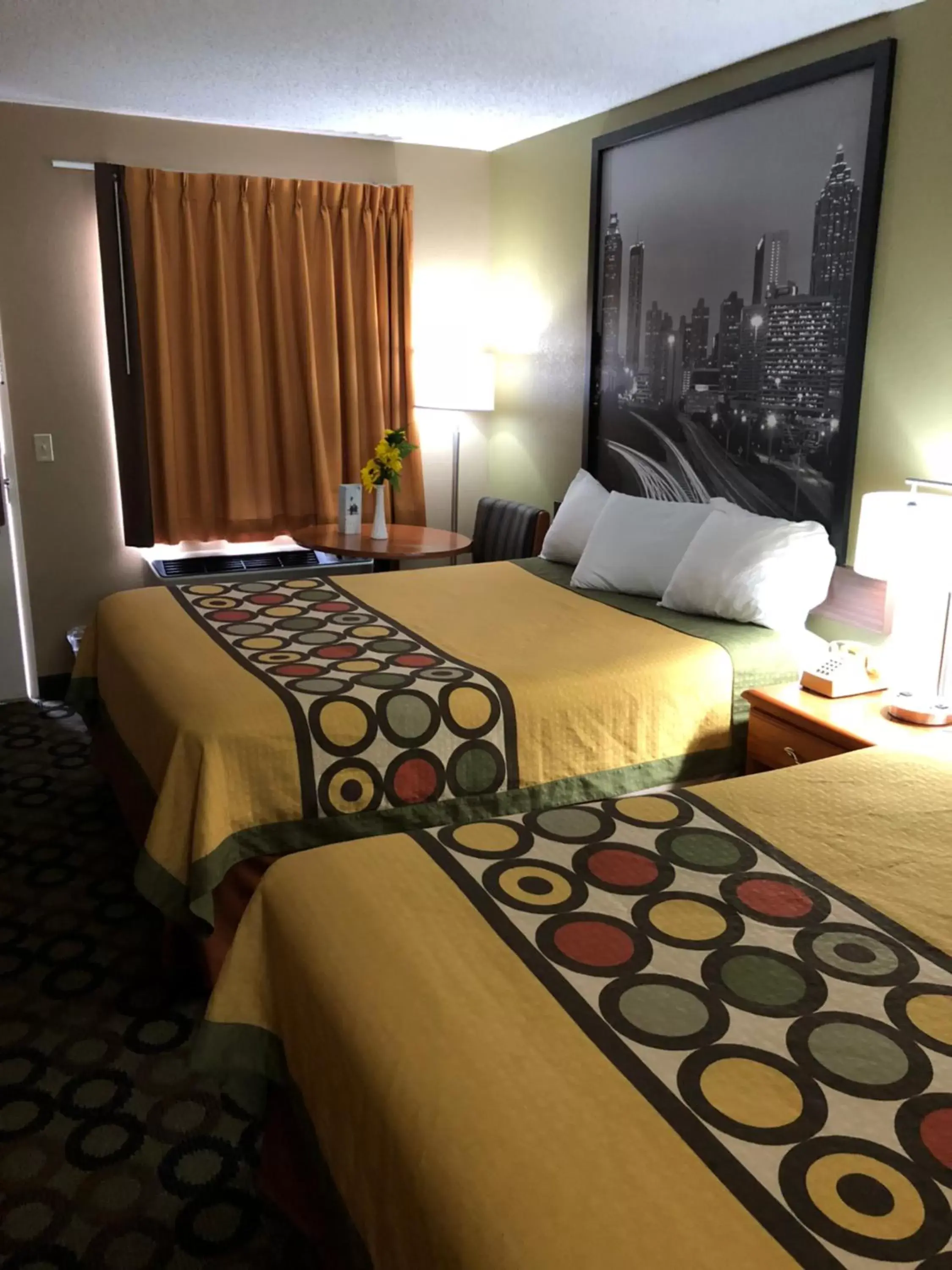 Photo of the whole room, Bed in Super 8 by Wyndham Ashburn